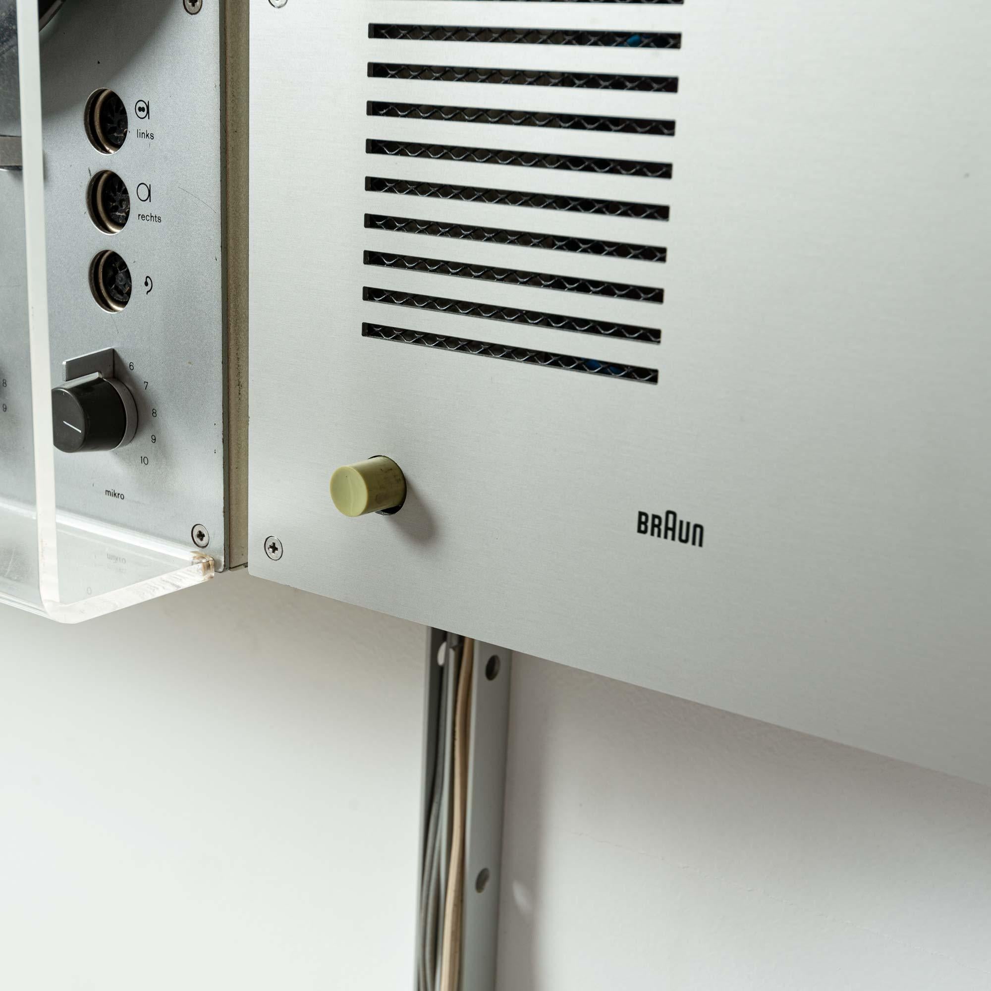 Metà XX secolo Dieter Rams per il sistema stereo a parete 