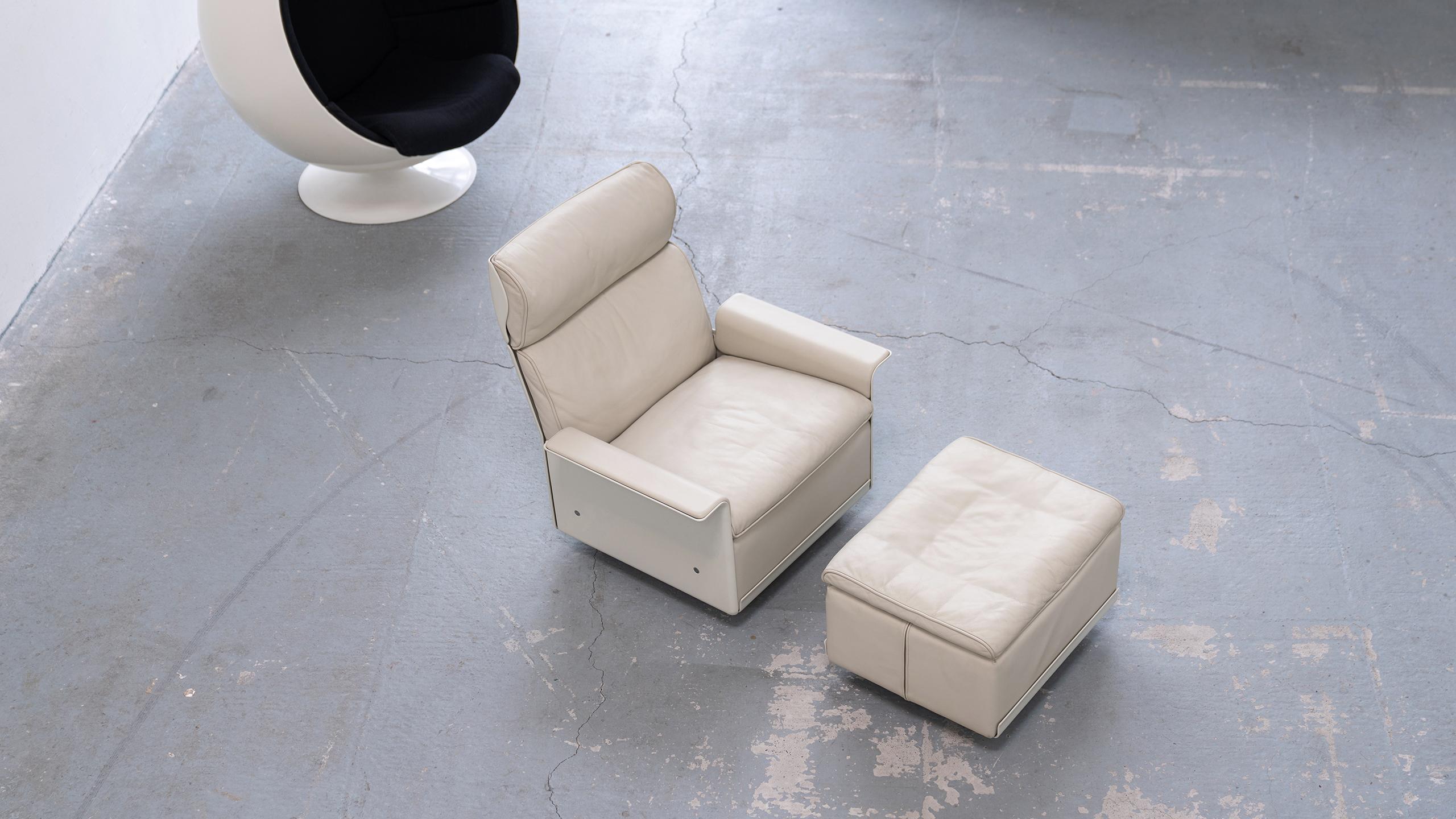 Dieter Rams, Lounge Chair & Ottoman Rz 620 by Vitsœ, Cream-Coloured Leather 1962 12