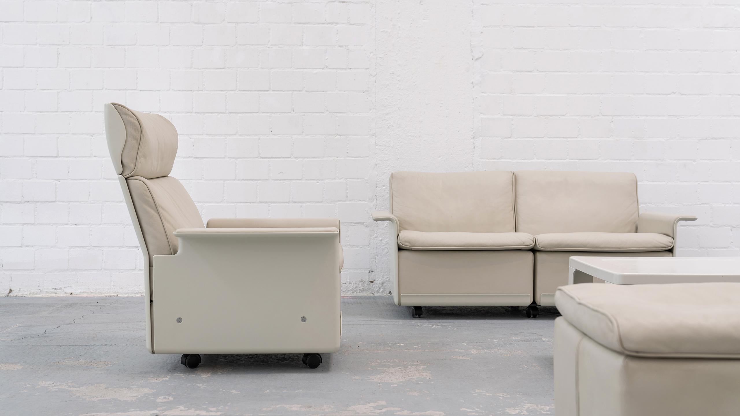 Dieter Rams, chaise longue et pouf Rz 620 by Vitsœ, cuir crème 1962 13