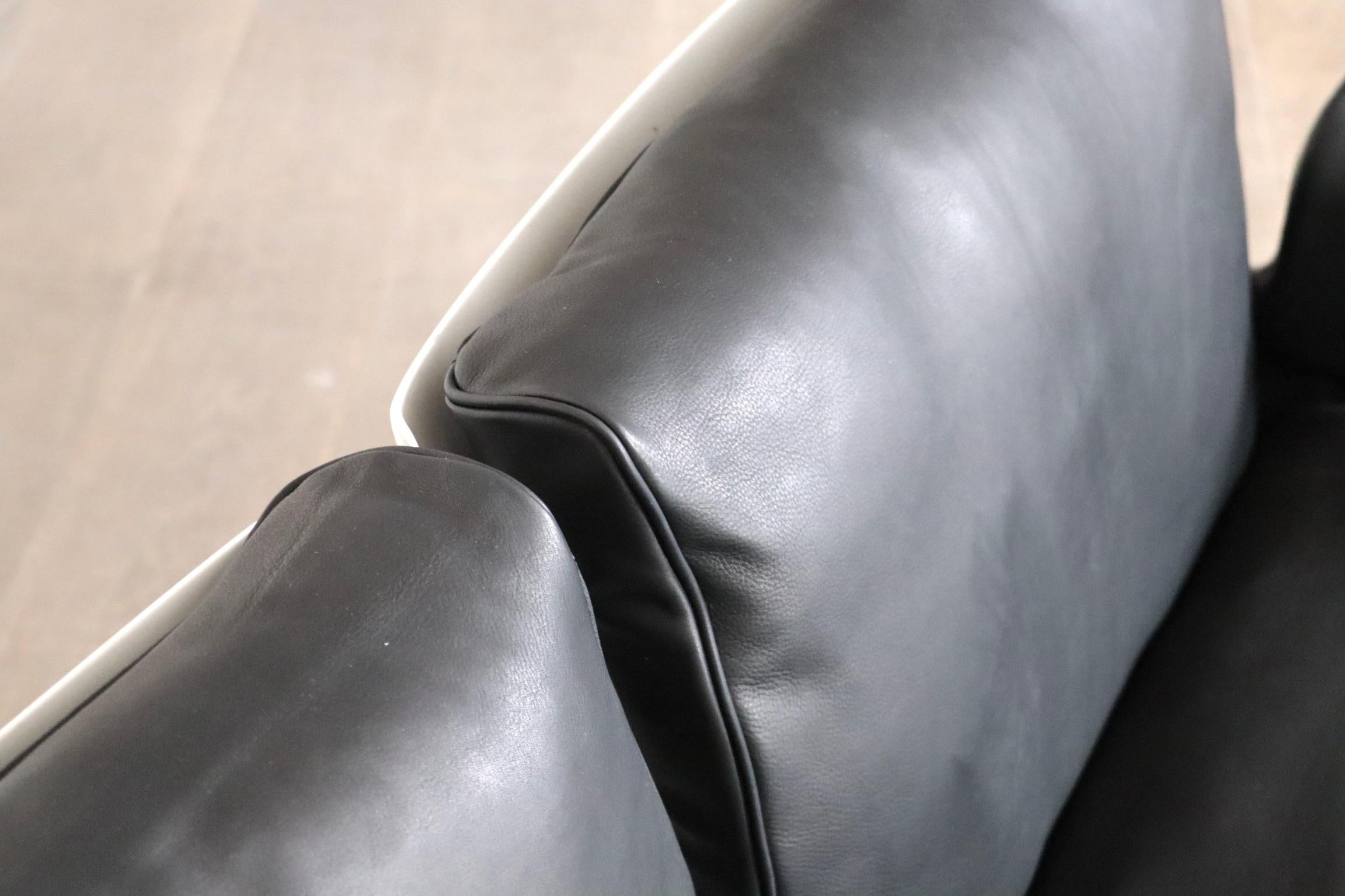 Dieter Rams Modell 620 Zweisitzer-Sofa aus schwarzem Leder für Vitsoe, 1980er Jahre 9