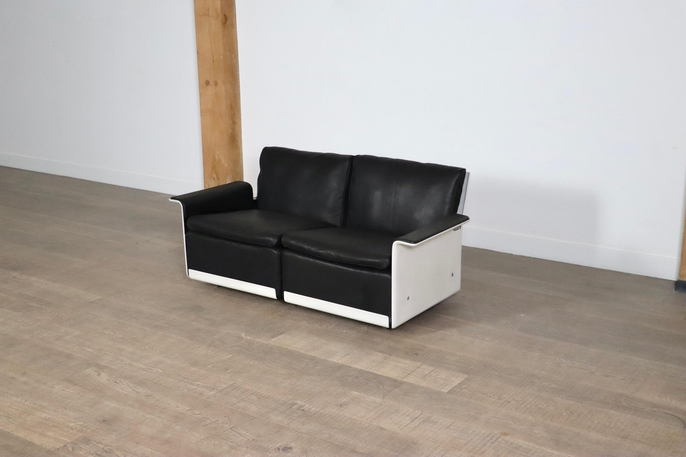 Dieter Rams Modell 620 Zweisitzer-Sofa aus schwarzem Leder für Vitsoe, 1980er Jahre im Zustand „Gut“ in ABCOUDE, UT