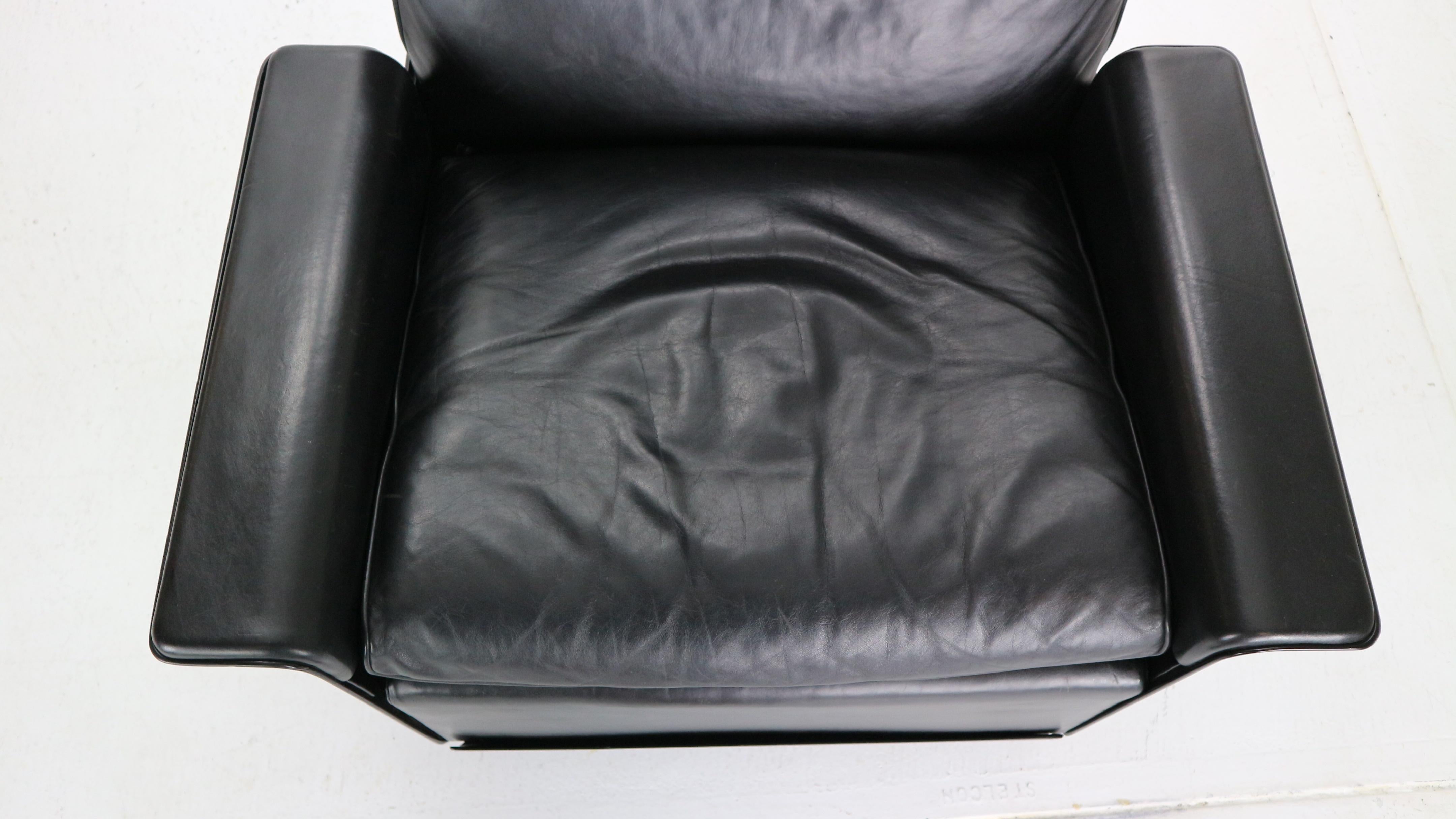 Dieter Rams Set of 2 Black Leather Lounge Chairs Model-620 for Vitsœ, 1970s 9