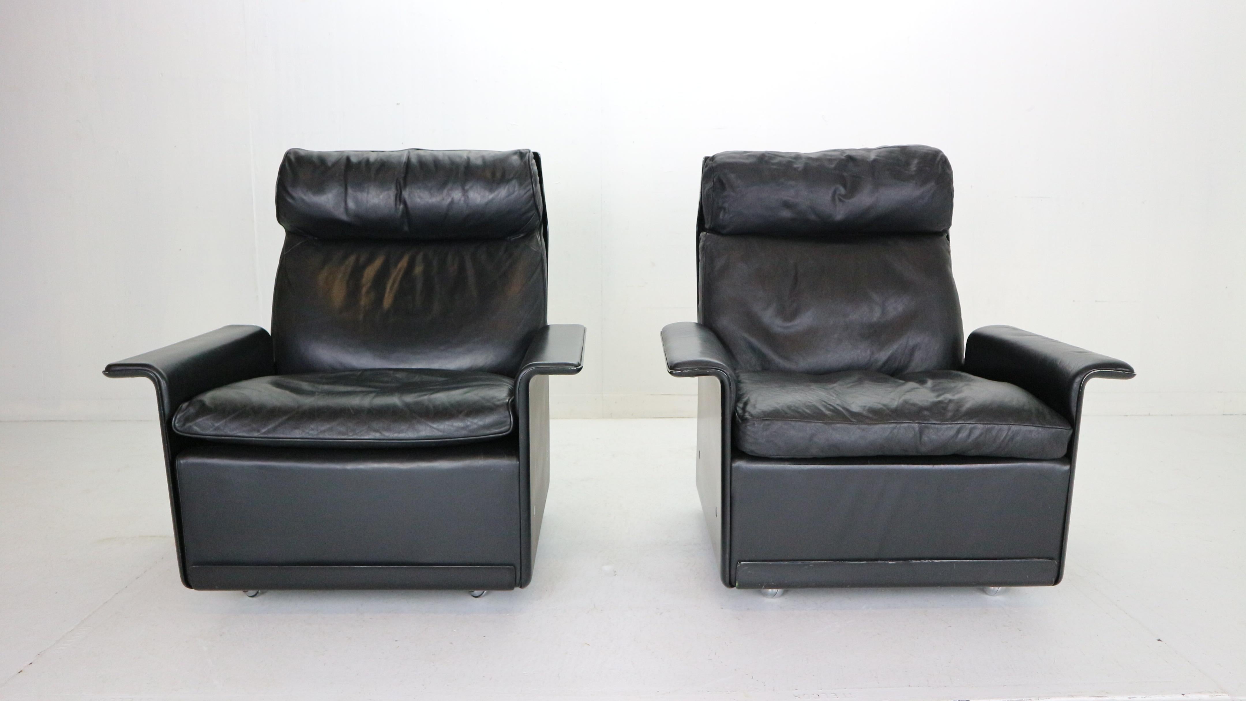 Mid-Century Modern Dieter Rams Set of 2 Black Leather Lounge Chairs Model-620 for Vitsœ, 1970s