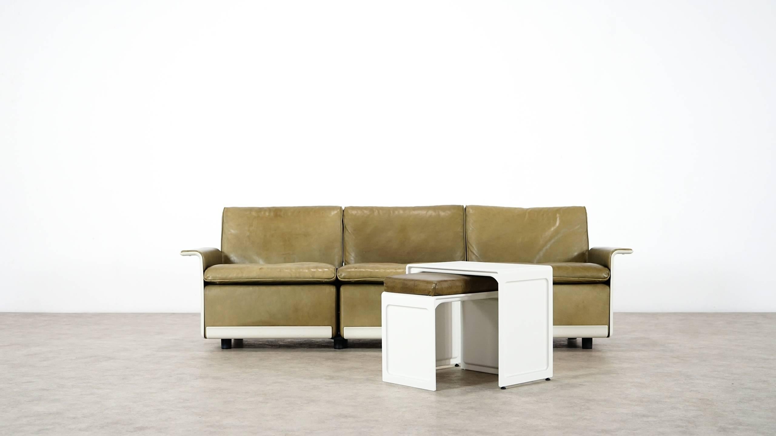 Mid-Century Modern Dieter Rams Sofa and Stool RZ 62 in Olivgreen Leather by Vitsœ, Three-Seat