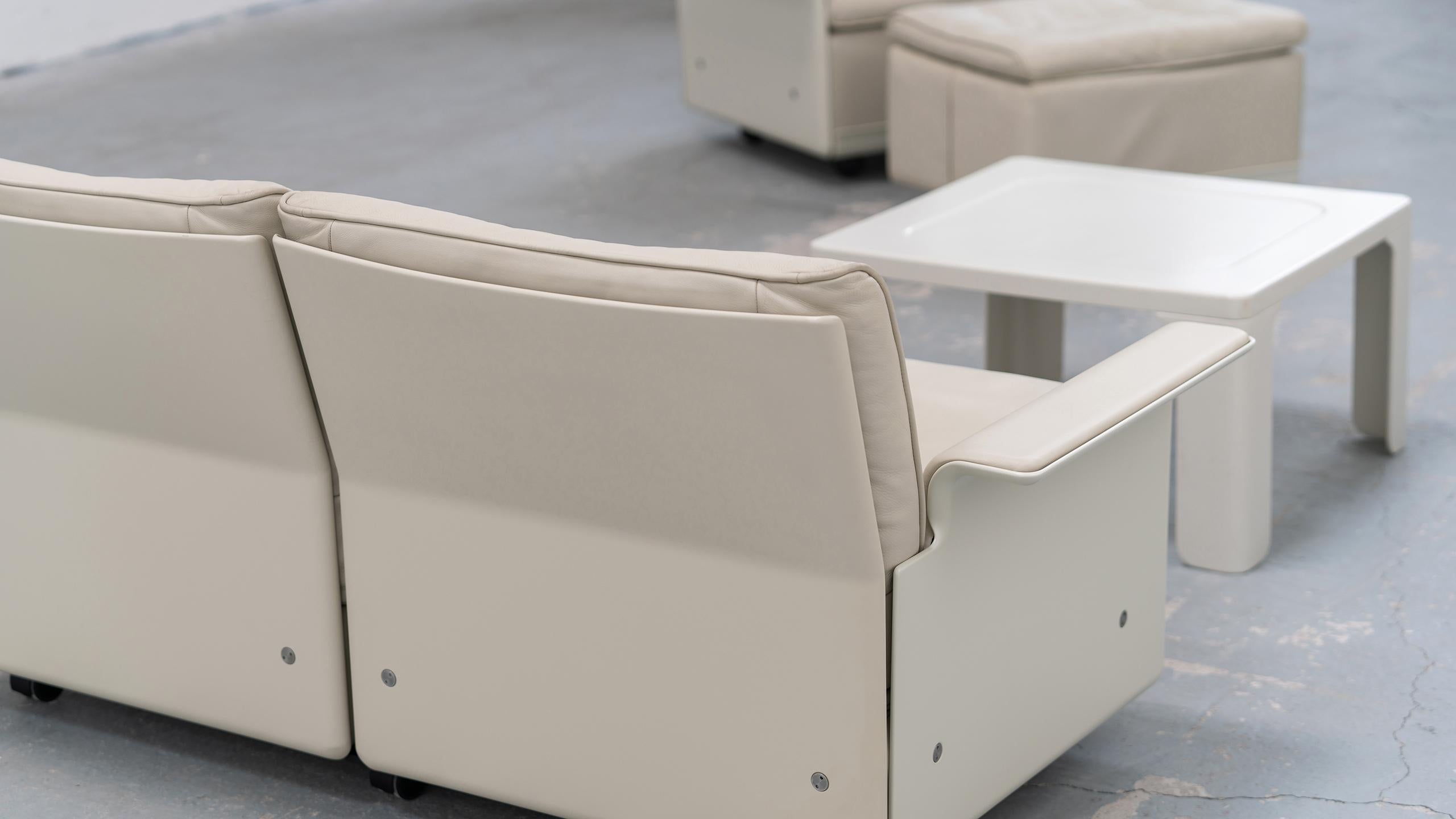 Dieter Rams, Sofa RZ 620 in Cream-Coloured Leather by Vitsœ, Germany 1962 5
