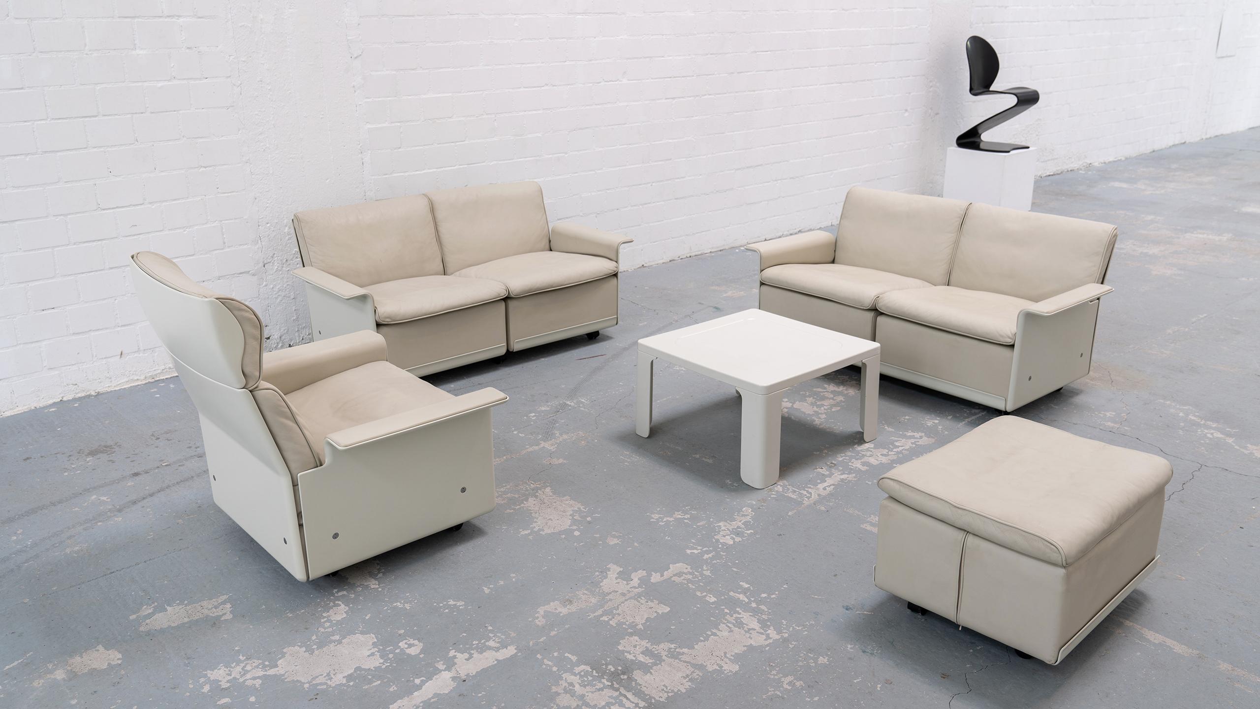 Dieter Rams, Sofa RZ 620 in Cream-Coloured Leather by Vitsœ, Germany 1962 7