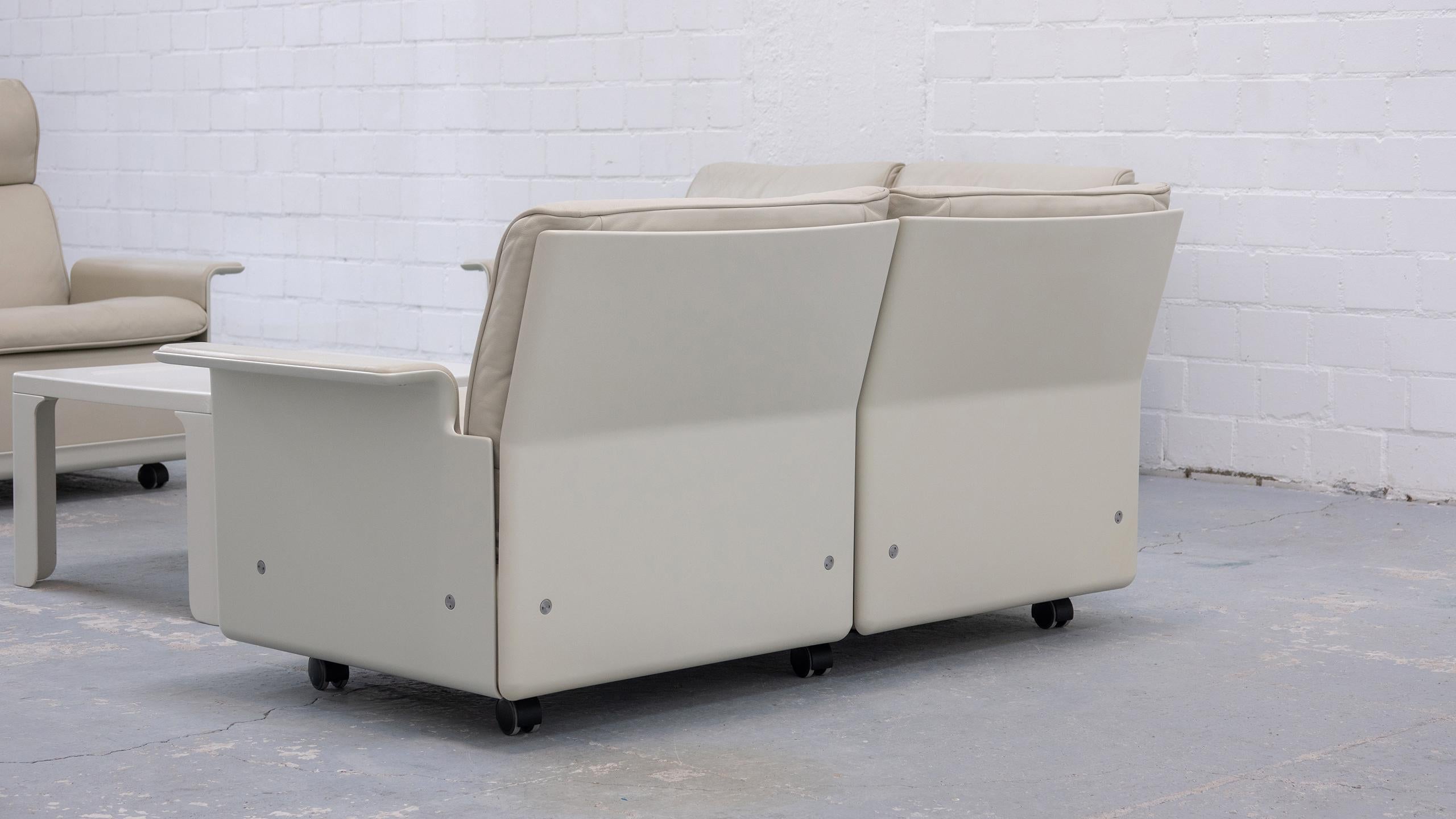 Dieter Rams, Sofa RZ 620 in Cream-Coloured Leather by Vitsœ, Germany 1962 9