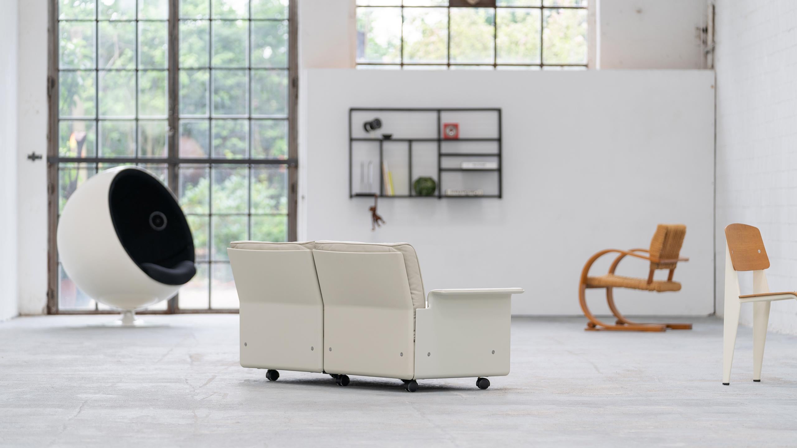 Dieter Rams, Sofa RZ 620 in Cream-Coloured Leather by Vitsœ, Germany 1962 14