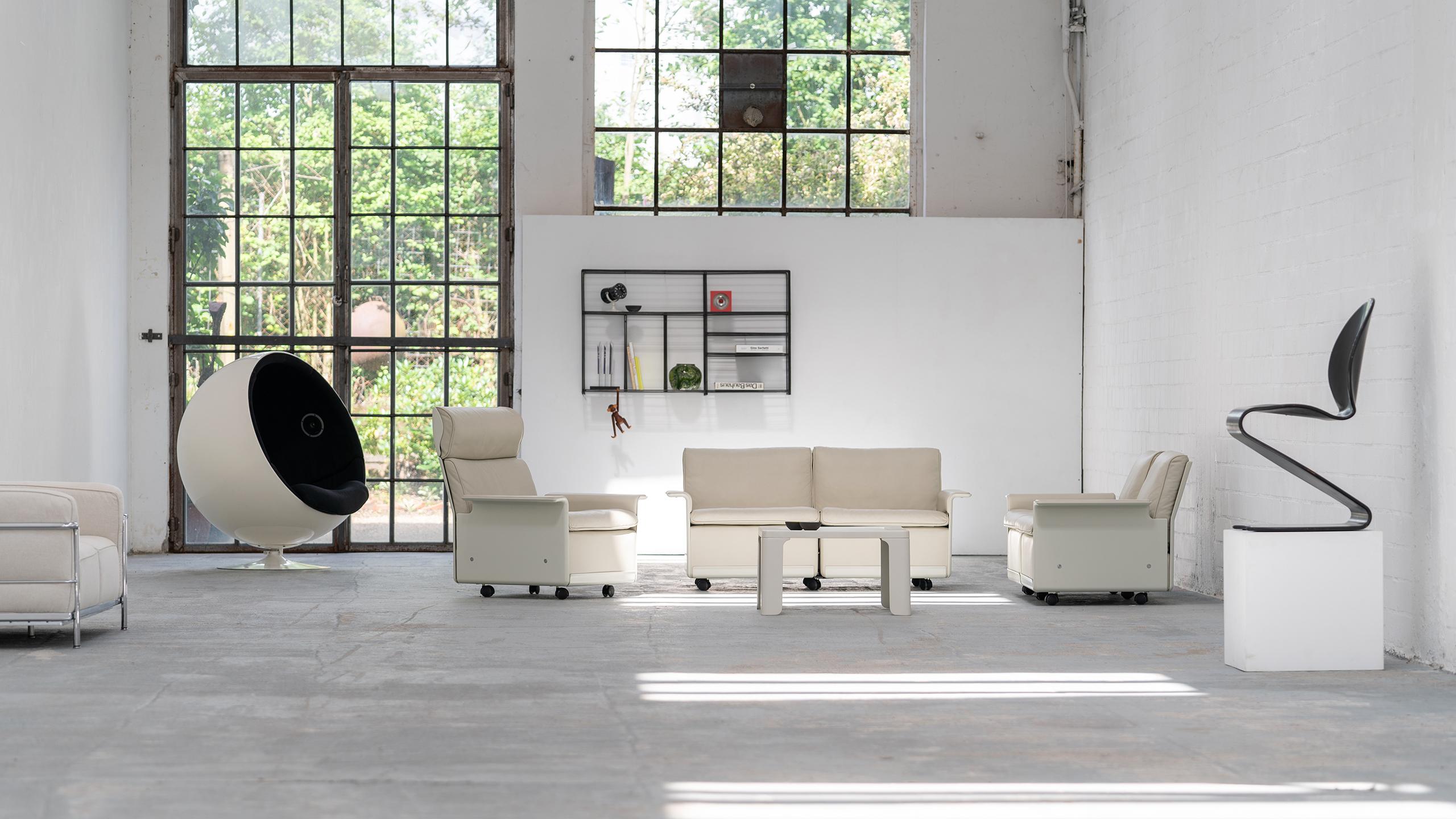 Mid-Century Modern Dieter Rams, Sofa RZ 620 in Cream-Coloured Leather by Vitsœ, Germany 1962