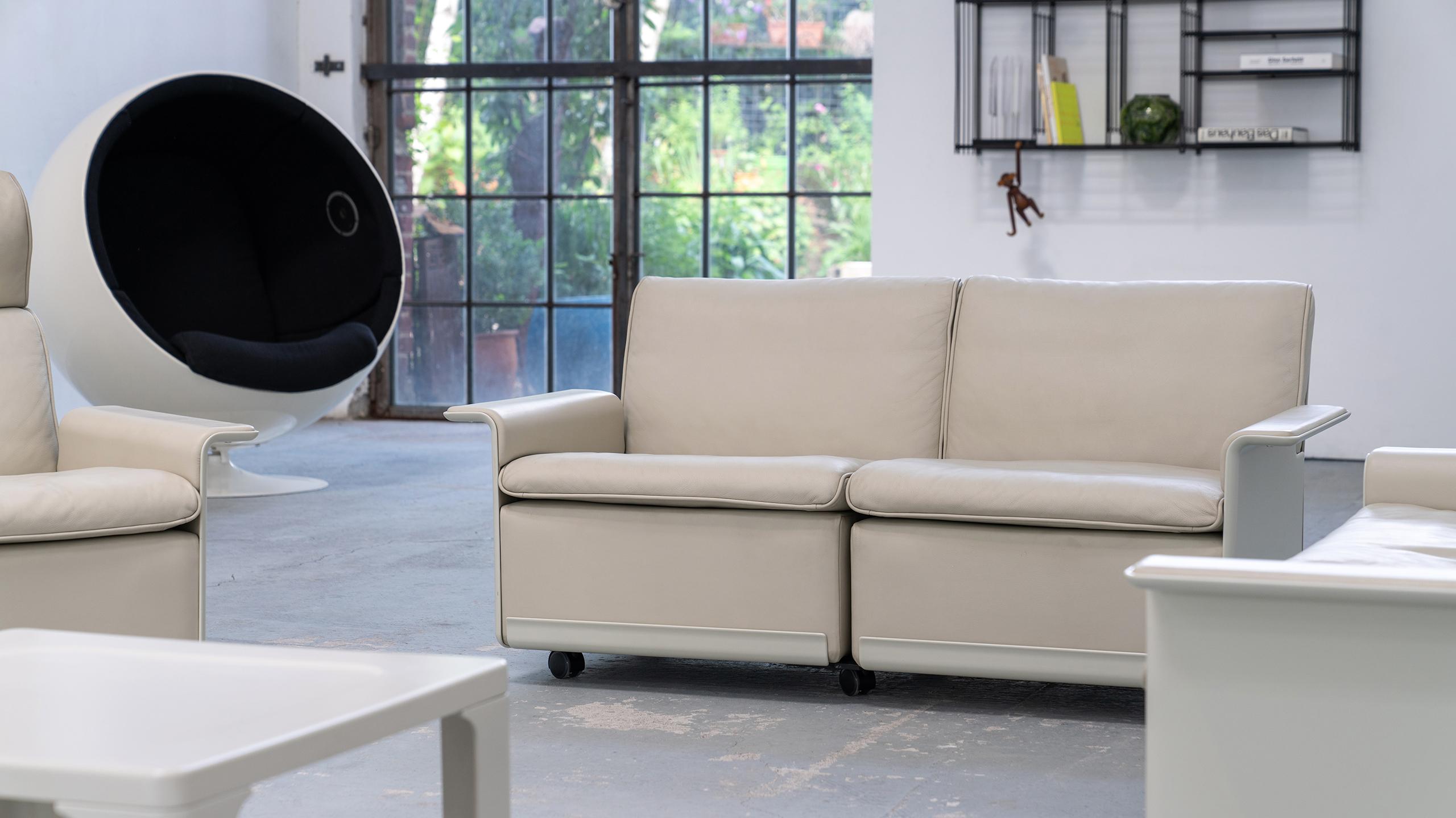 Mid-20th Century Dieter Rams, Sofa RZ 620 in Cream-Coloured Leather by Vitsœ, Germany 1962