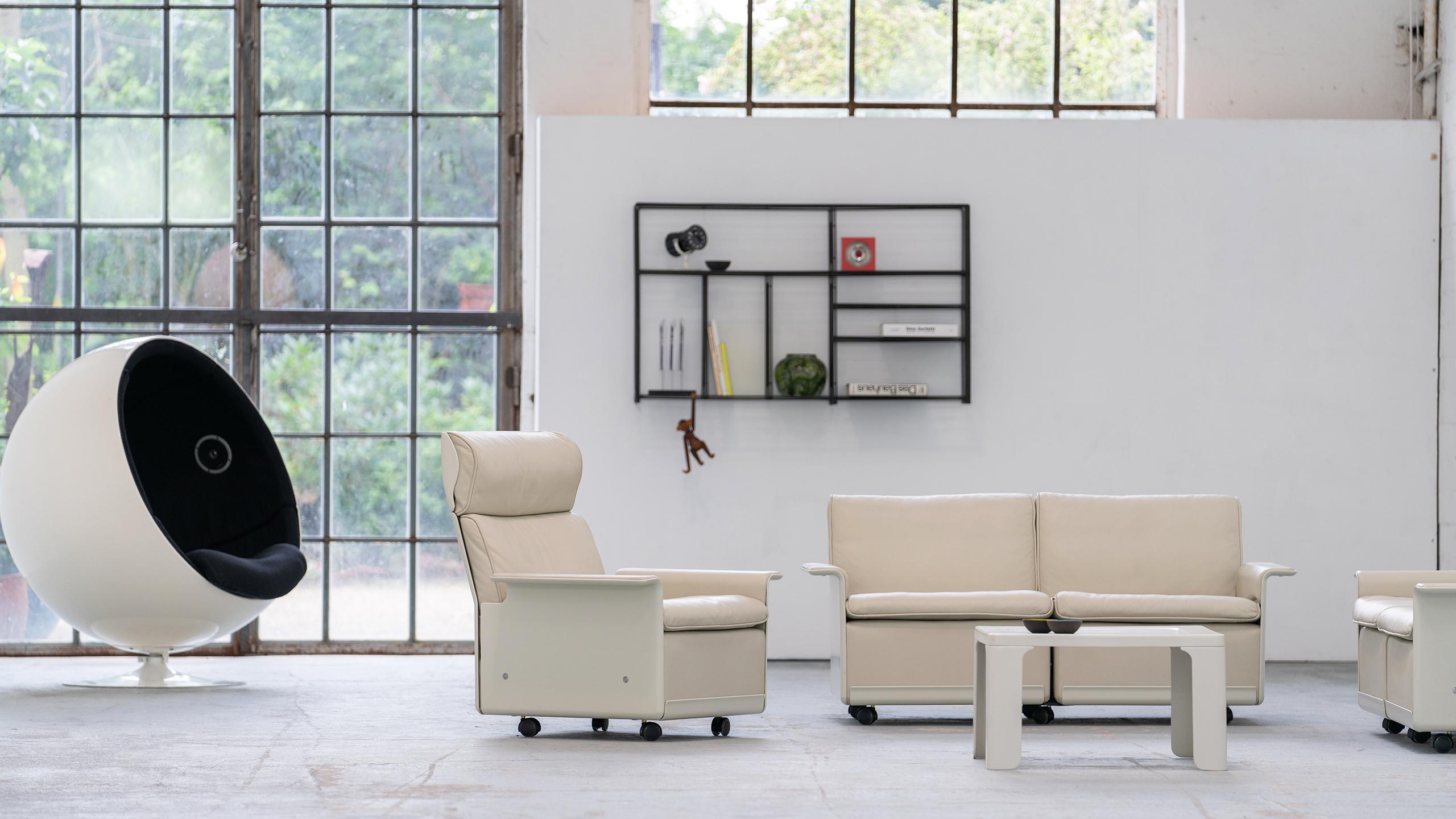 Dieter Rams, Sofa RZ 620 in Cream-Coloured Leather by Vitsœ, Germany 1962 4