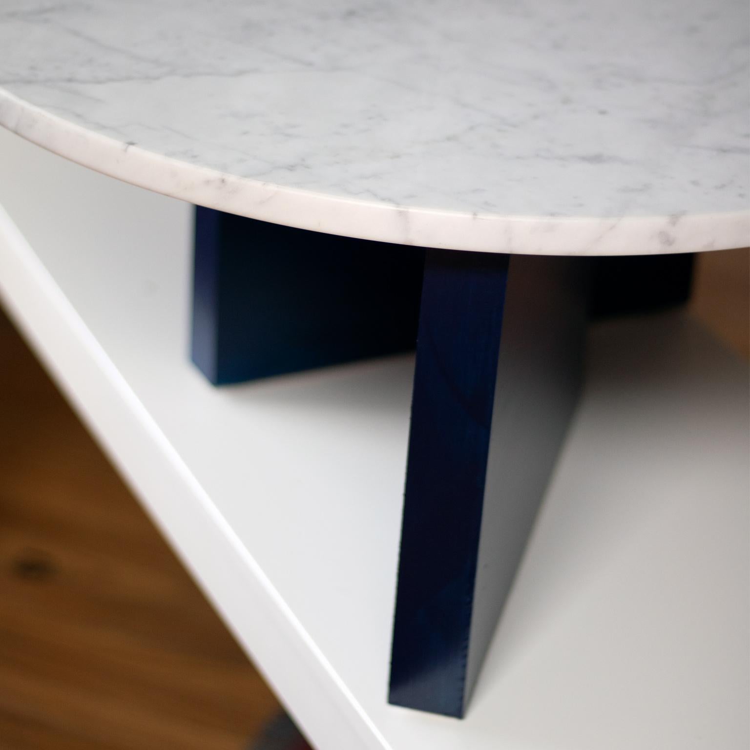 Bauhaus Dietrich Round White Carrara Marble Side Table With Ink Blue Enamelled Base For Sale
