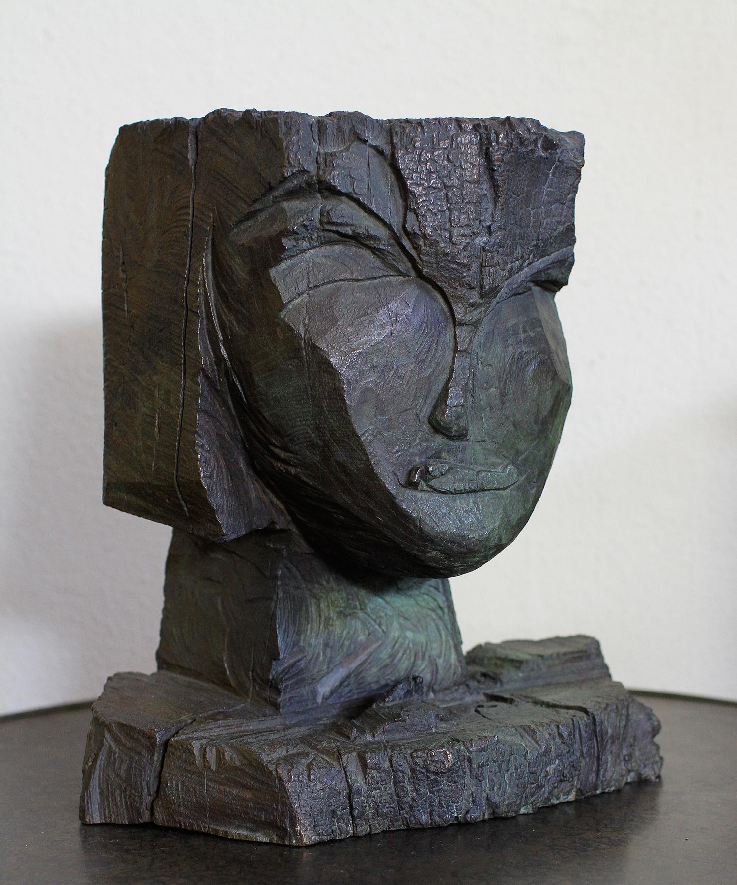 Dietrich Klinge, born in 1954, German Artist.

Sculpture in bronze with a beautiful green patina to suggest, rather than imitate, natural distressed wood.

Signed, Titled 165 for KOPF 165 (Kopf in German, means Head in English), Dated 2002 and