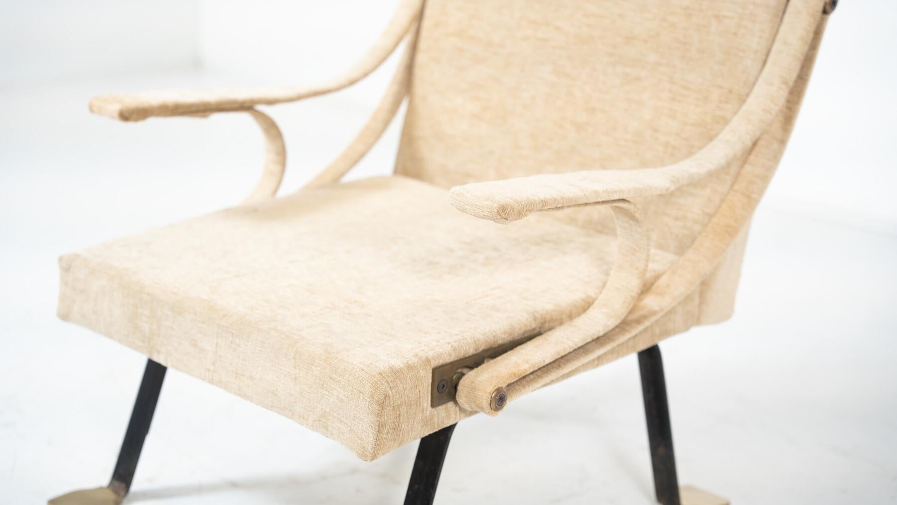 Italian Digamma Armchair by Iganzio Gardella, 1960s - Orignal edition For Sale