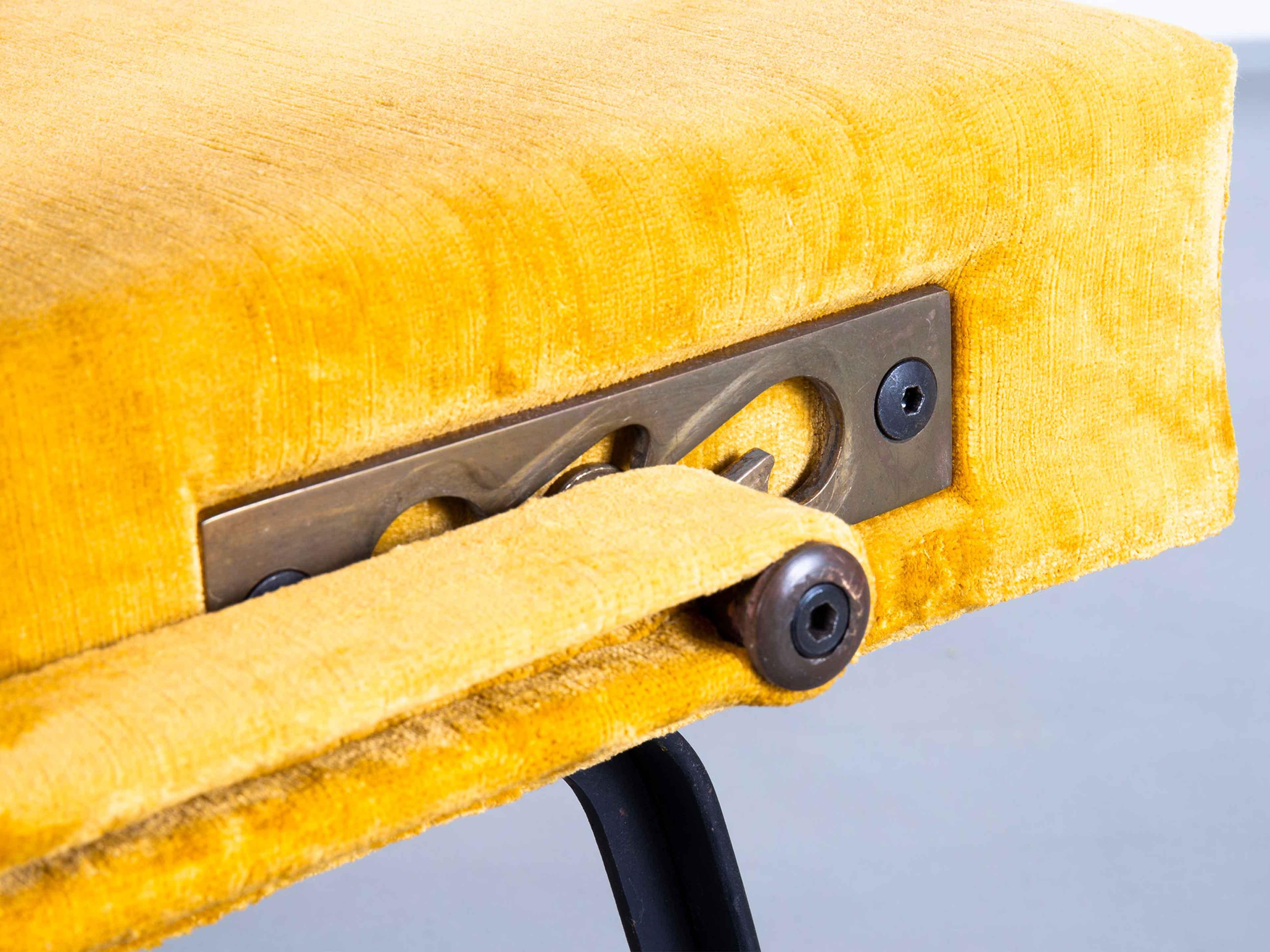 Digamma Armchair by Ignazio Gardella Upholstery in Yellow Linen Velvet In Good Condition For Sale In Ozzano Dell'emilia, IT