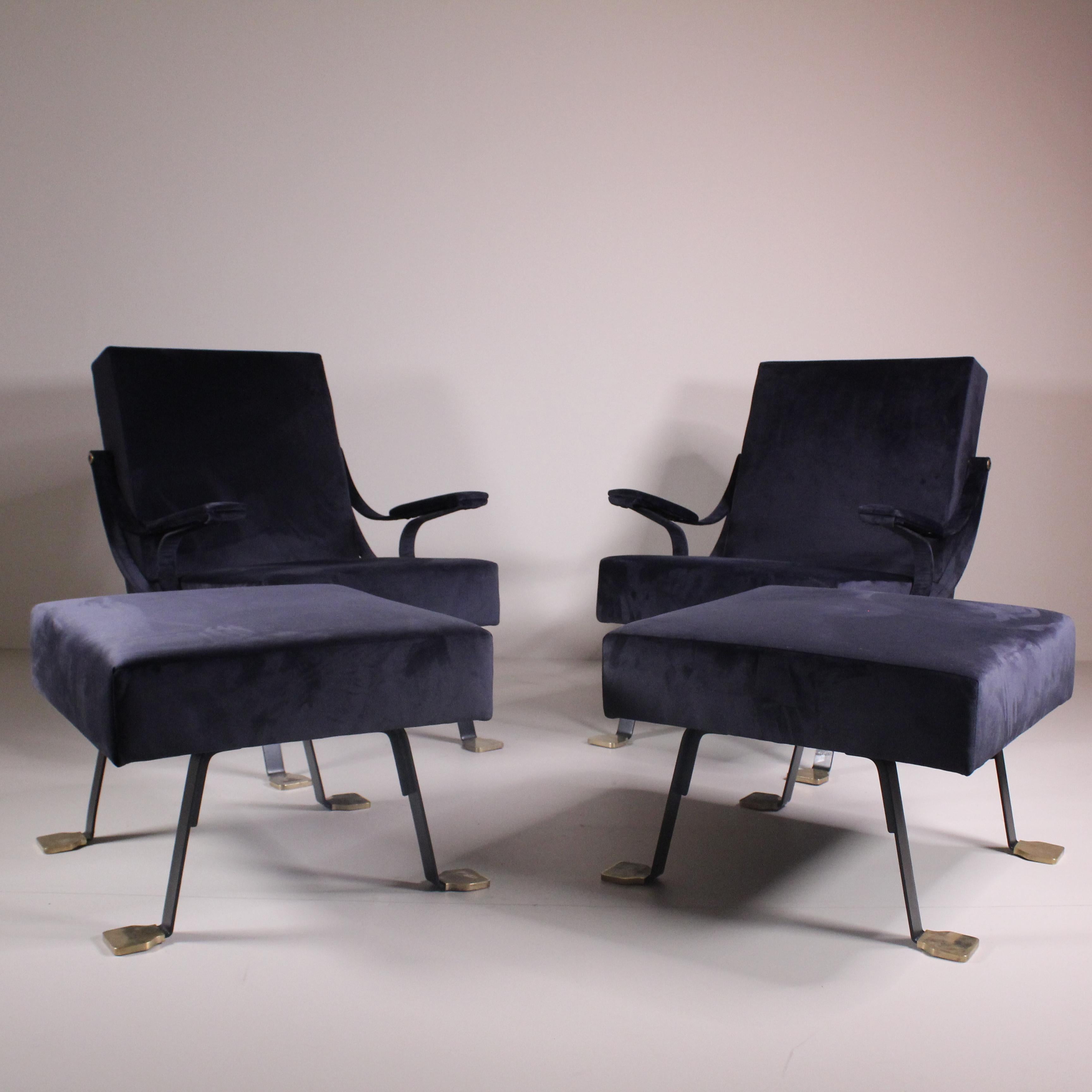 Mid-20th Century Digamma by Ignazio Gardella, Set of 2 with 2 Pouf For Sale