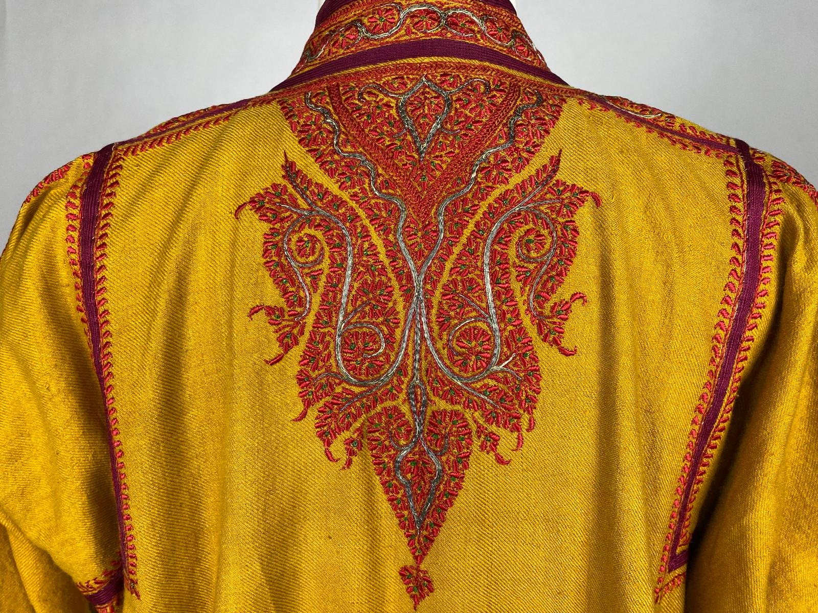 Abrigo de dignatario o Choga en pashmina Safran - India Punjab siglo XIX en venta 5