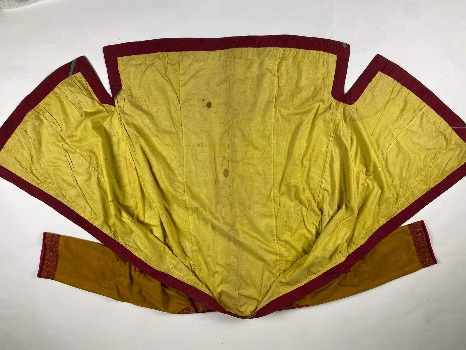 Dignitary-Mantel oder Choga aus Safran Pashmina in Indien Punjab, 19. Jahrhundert im Angebot 10