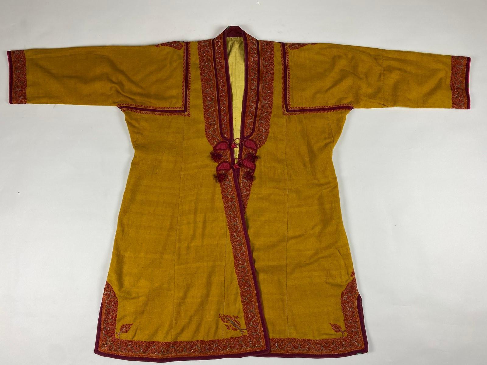 Dignitary coat or Choga in Safran Pashmina - India Punjab 19th century For Sale 11