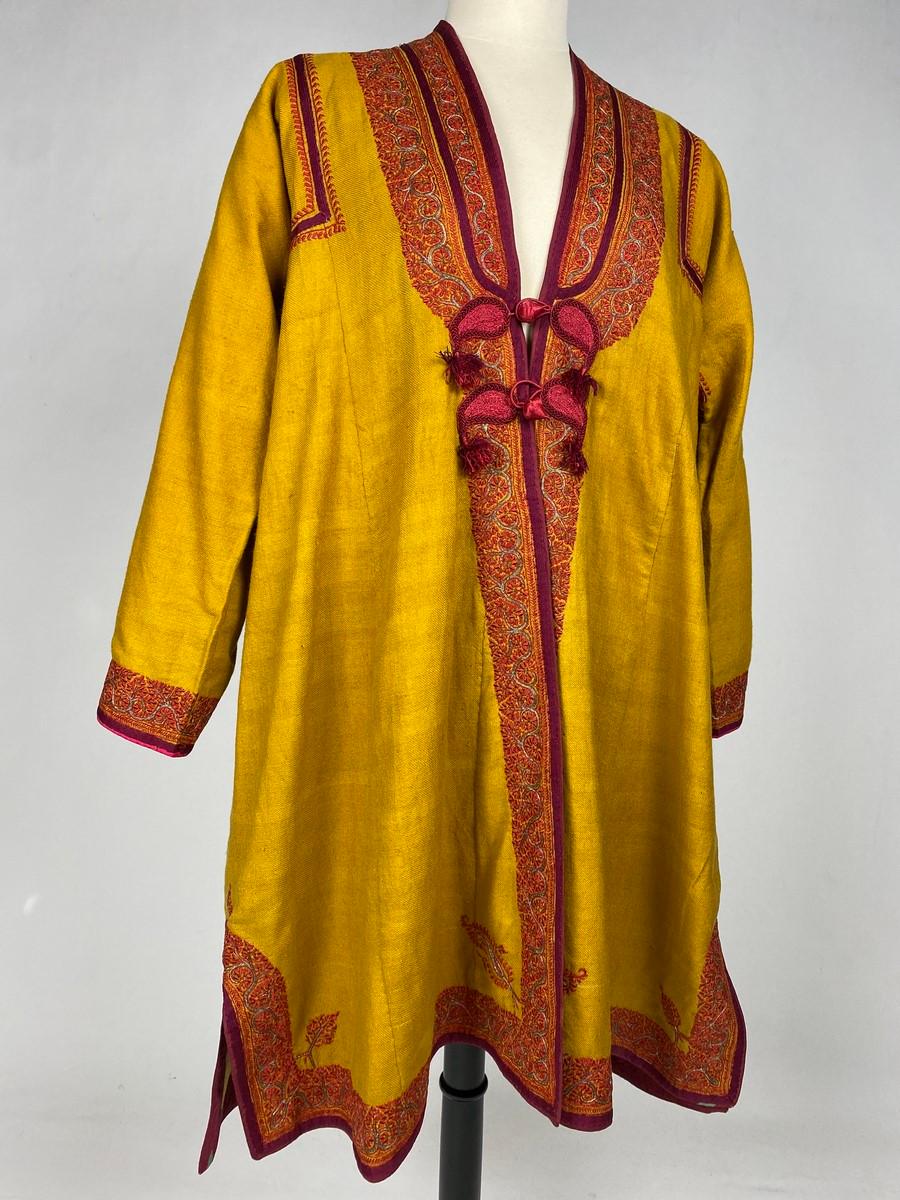 Dignitary coat or Choga in Safran Pashmina - India Punjab 19th century In Good Condition For Sale In Toulon, FR