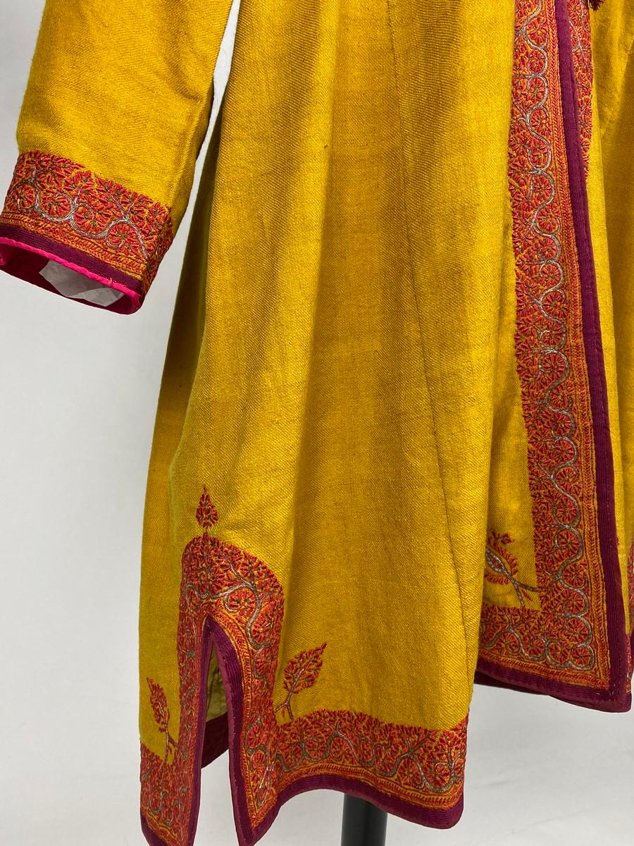 Women's or Men's Dignitary coat or Choga in Safran Pashmina - India Punjab 19th century For Sale