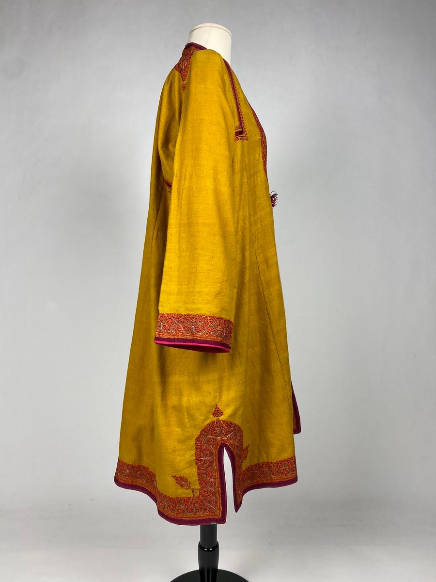 Dignitary coat or Choga in Safran Pashmina - India Punjab 19th century For Sale 2