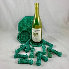 Set di stoviglie in maiolica, sottopentola, sottobicchieri e poggiacoltelli di Digoin Sarreguemines / 15