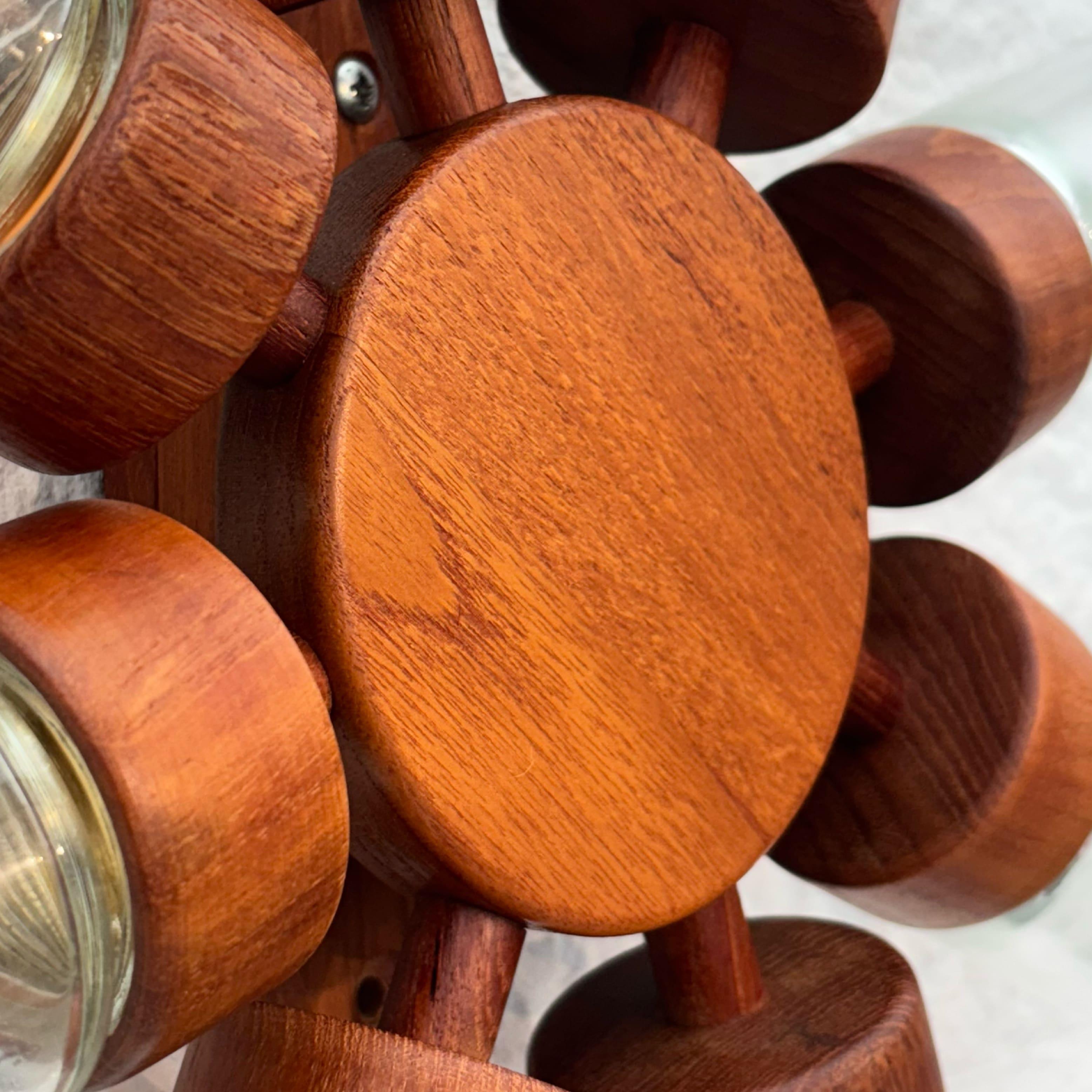 Digsmed, Denmark, spice rack wheel, solid teak, Scandinavian modern, 1960s en Bueno estado para la venta en Forserum, SE