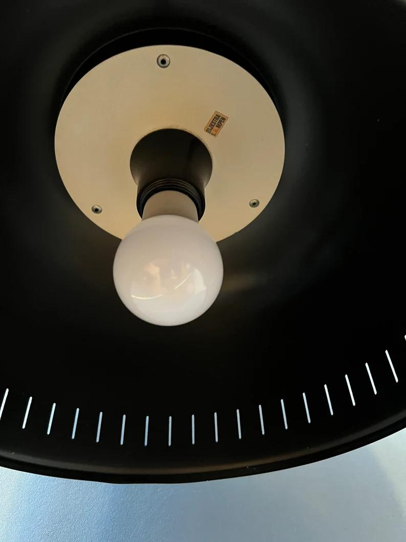 Lampada a sospensione Space AGE di Dijkstra con struttura cromata e paralume in metallo nero, anni '70 in vendita 4