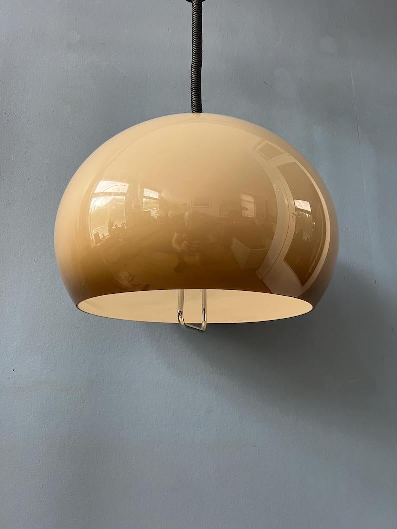 Dijkstra Space Age Mushroom Pendant Lamp Plexiglass Light Fixture, 1970s In Excellent Condition For Sale In ROTTERDAM, ZH