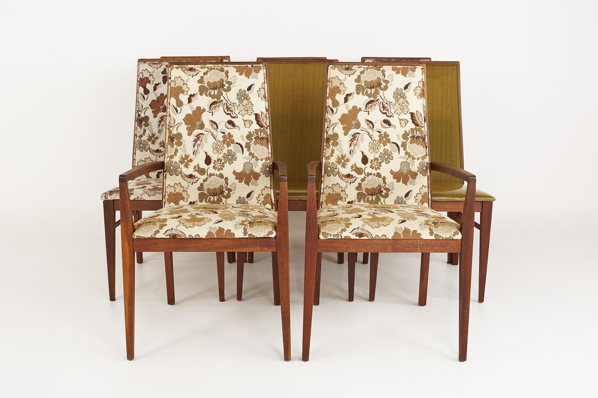 Dilingham esprit mid century walnut dining chairs - Set of 8

These chairs measure: 20.5 wide x 19.75 deep x 37 inches high, with a seat height of 17.75 and arm height of 24 inches

?All pieces of furniture can be had in what we call restored