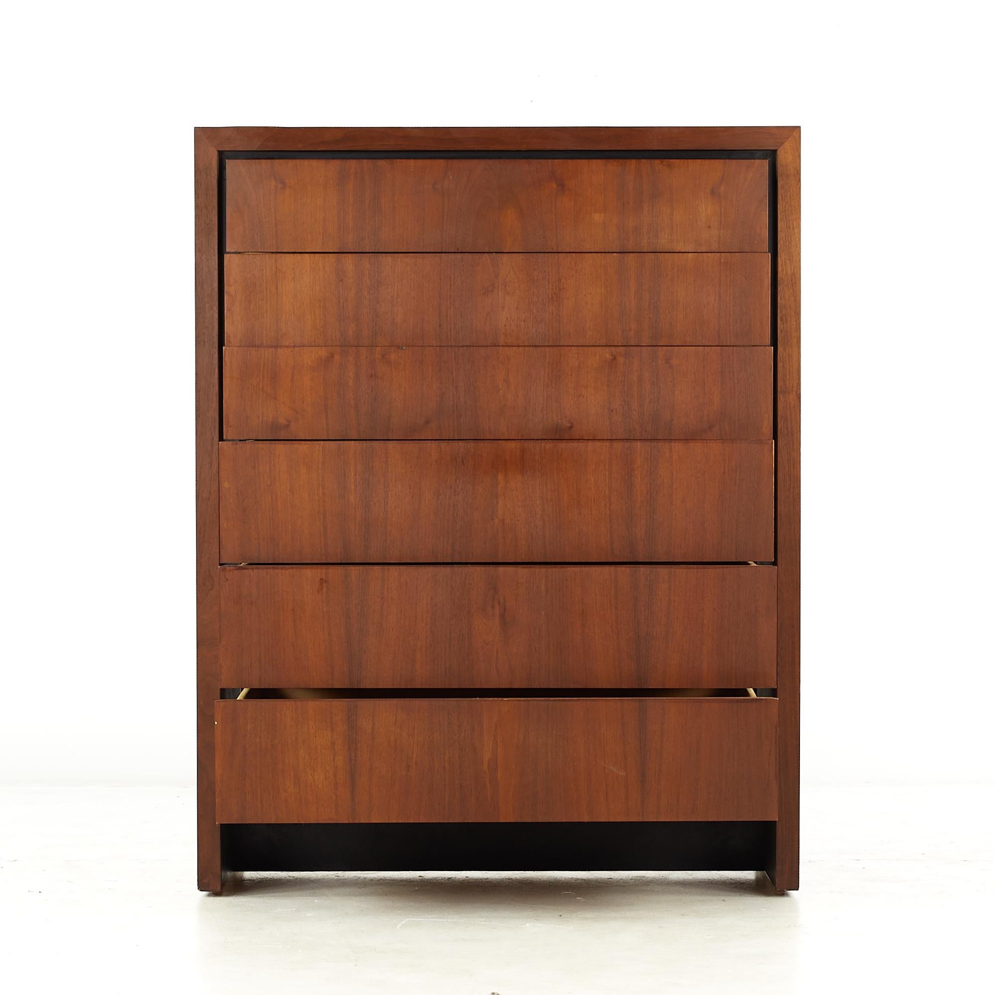 Late 20th Century Dillingham Mid Century Bookmatched Highboy Dresser For Sale