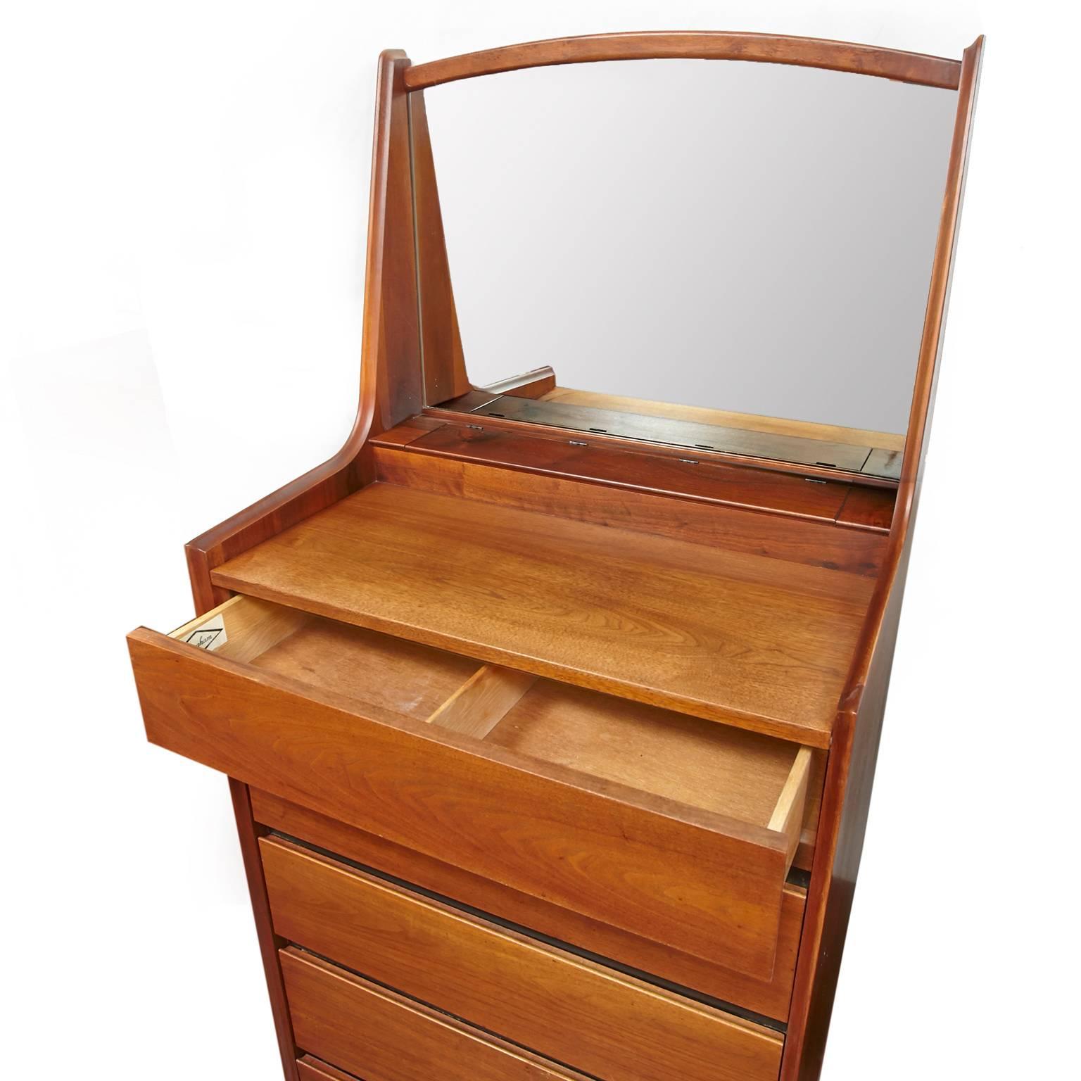 Mid-20th Century Dillingham Mid-Century Modern Gentleman's Dresser with Built in Mirror