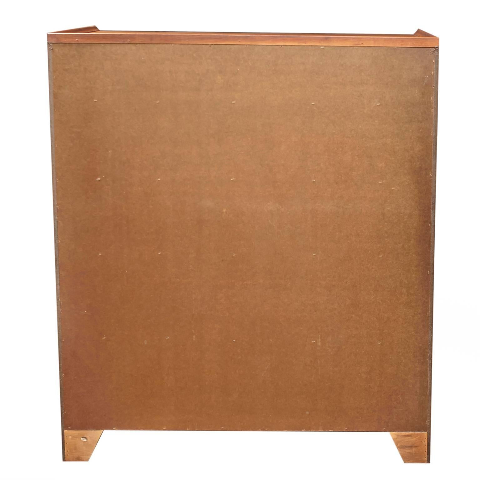 Dillingham Mid-Century Modern Walnut Five-Drawer Dresser In Good Condition In Tucson, AZ