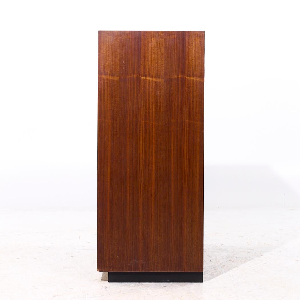 Dillingham Mid Century Pecky Cypress 5 Drawer Dresser In Good Condition For Sale In Countryside, IL