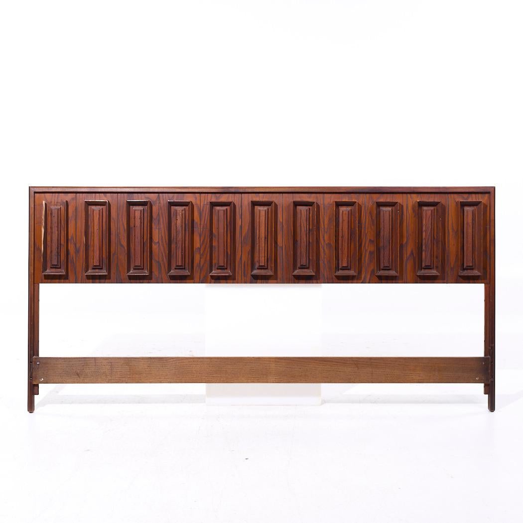 Dillingham Mid Century Pecky Cypress King Headboard

This headboard measures: 79 wide x 2.25 deep x 38 inches high

We take our photos in a controlled lighting studio to show as much detail as possible. We do not Photoshop out blemishes.

CONDITION: