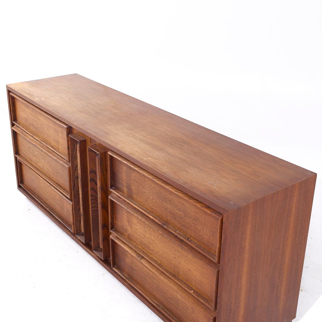 Cyprès Dillingham Mid Century Pecky Cypress Lowboy Dresser en vente