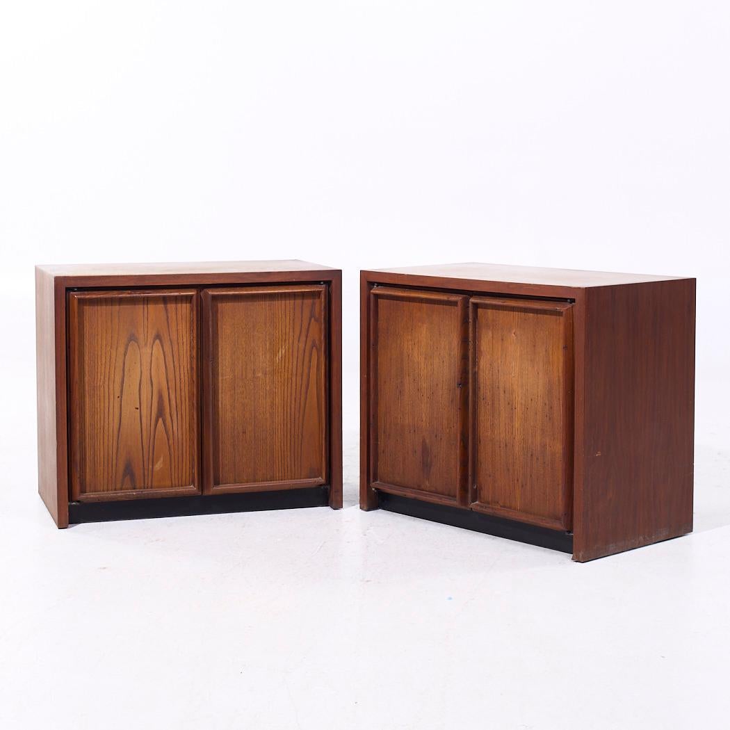 Mid-Century Modern Dillingham Mid Century Pecky Cypress Nightstands - Pair For Sale