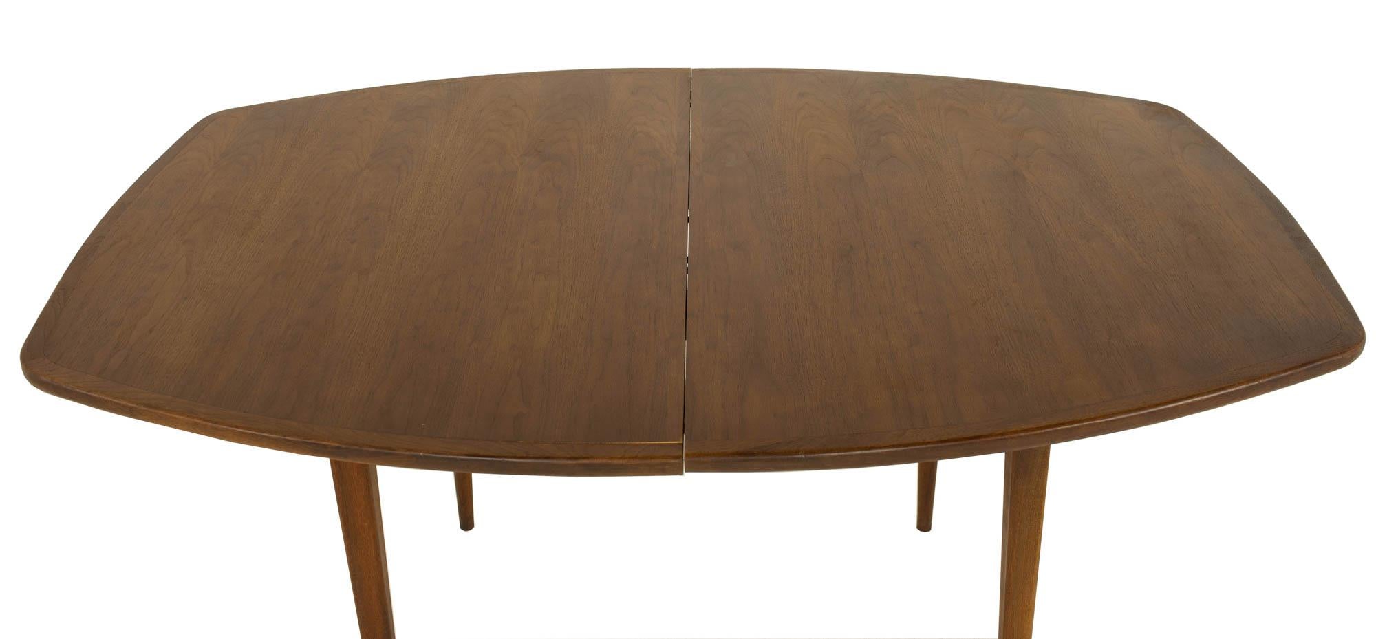 Table de salle à manger Dillingham en noyer du milieu du siècle dernier, style Surfboard Bon état - En vente à Countryside, IL