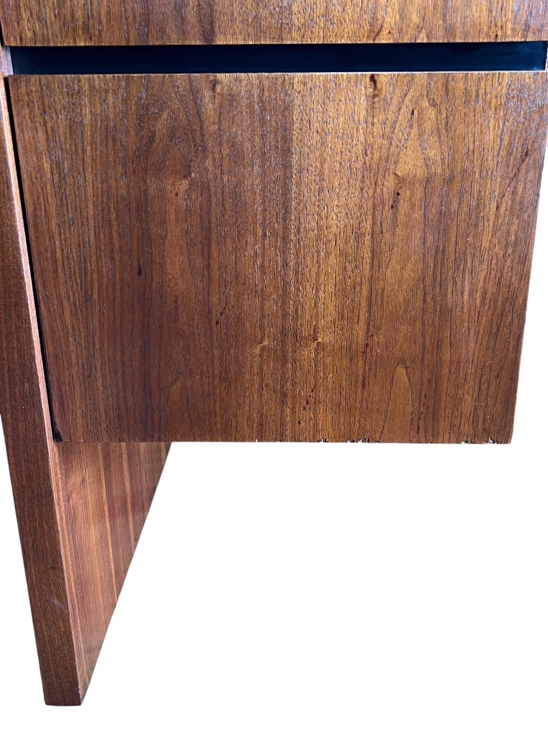Dillingham Mid Century Schreibtisch aus Nussbaum im Angebot 3