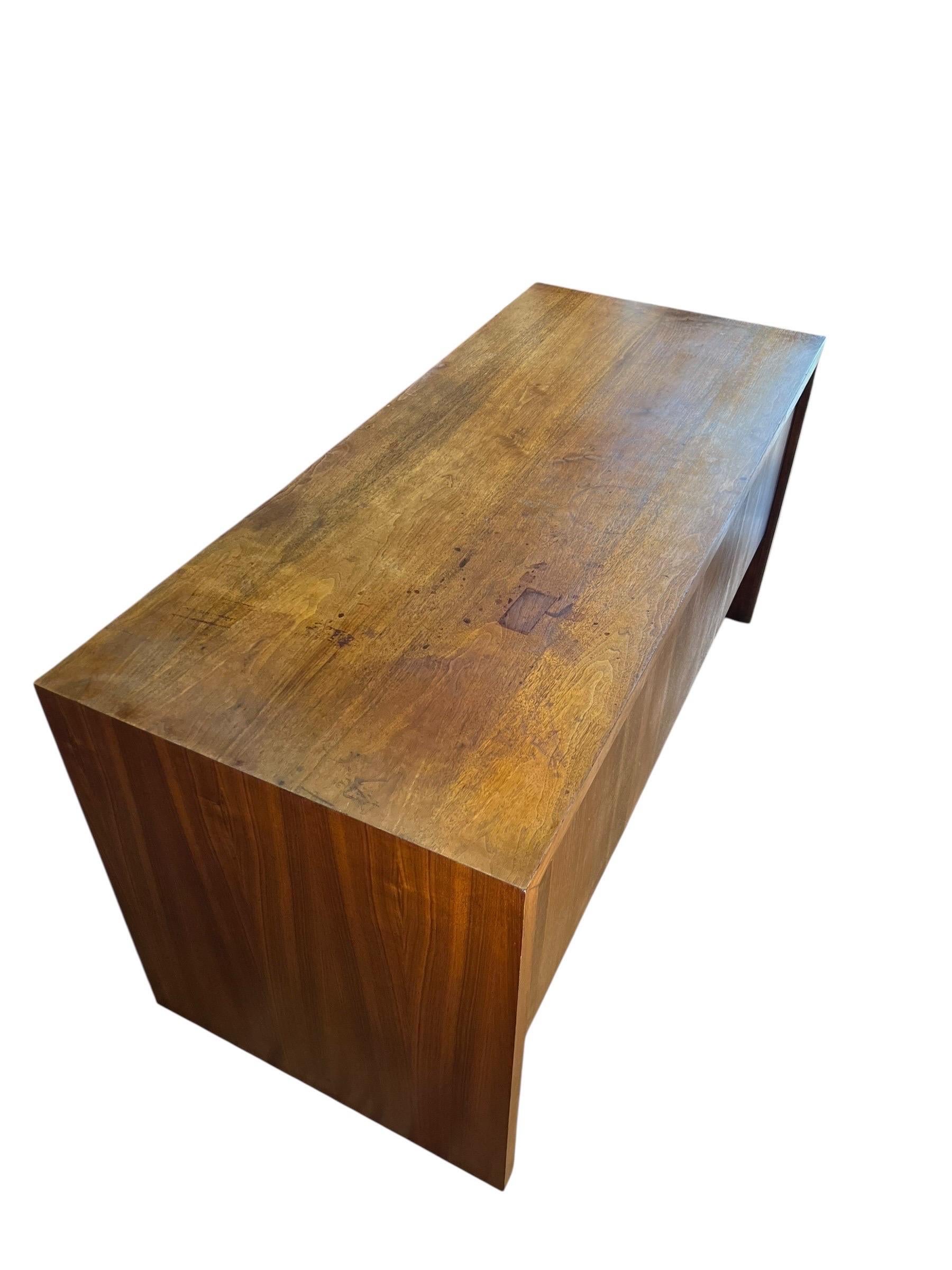 Dillingham Mid Century Schreibtisch aus Nussbaum (Walnuss) im Angebot