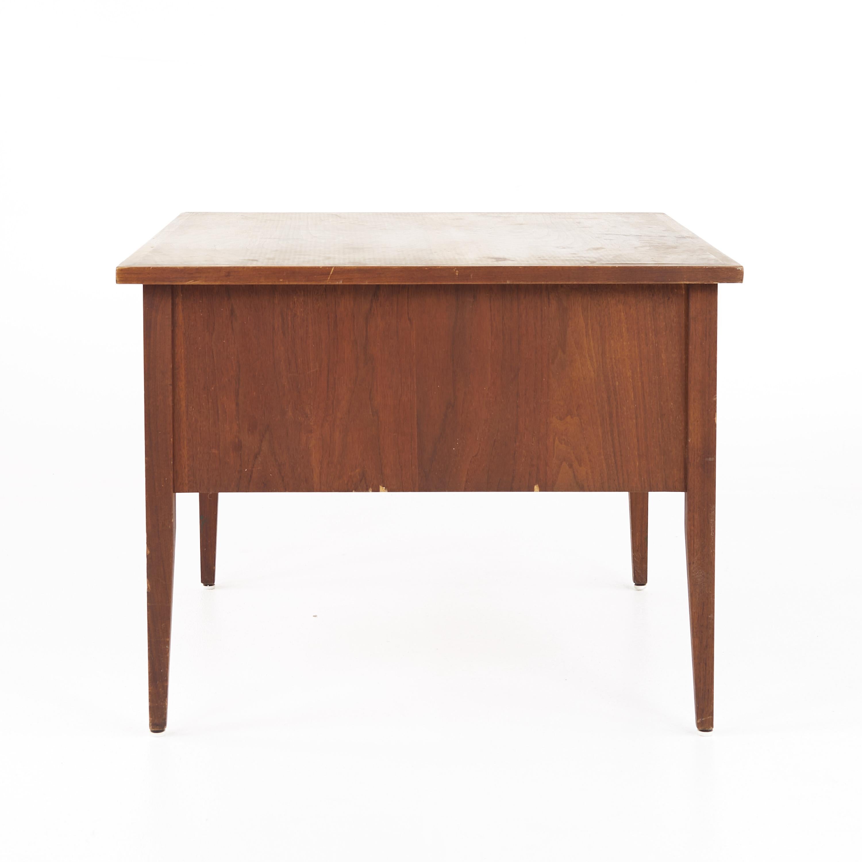 Late 20th Century Dillingham Mid Century Walnut Side End Table