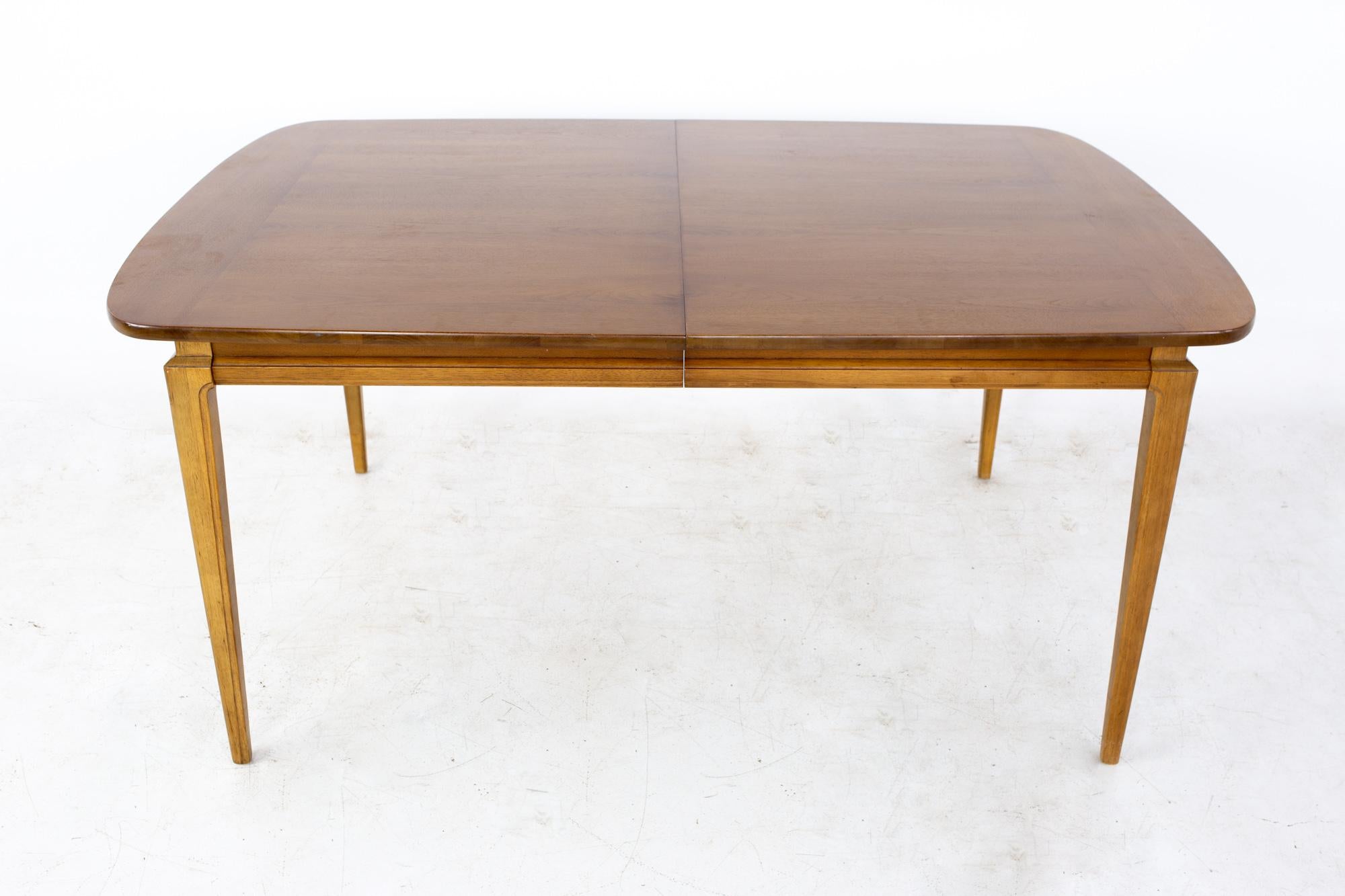 Dillingham Style Mid Century Walnut Expanding 10 Person Dining Table In Good Condition In Countryside, IL