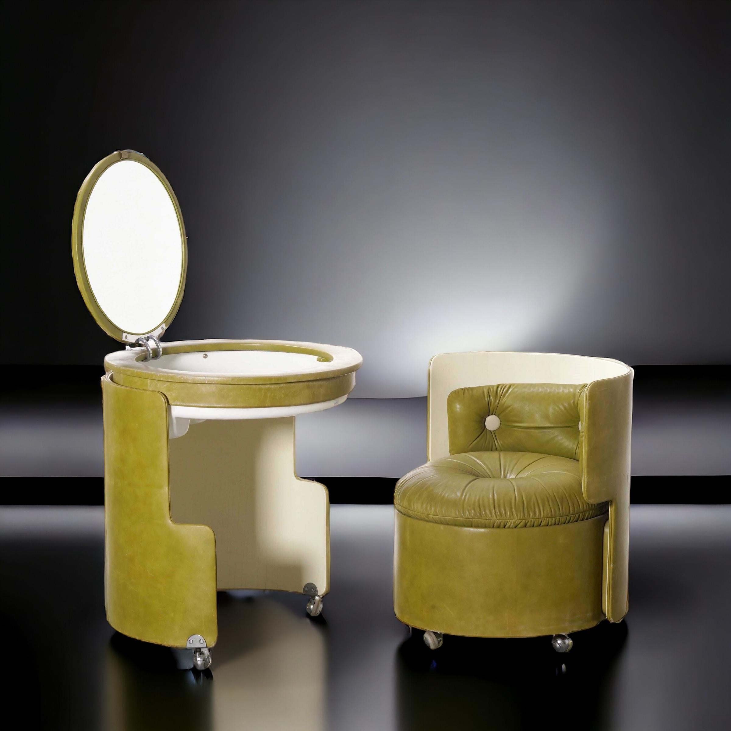  
Vanity Mod. Dilly Daily di Luigi Massoni per Poltrona Frau, 1968 ca. The dressing table is composed of two pieces, one round armchair (which alone measures 70 x 65 x 60 cm) and the table itself with space for accessories and a round mirror. It has