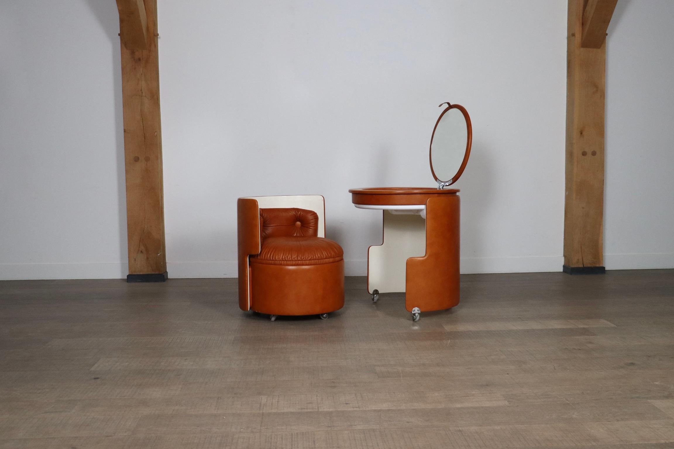 Dilly Dally Vanity In Cognac By Luigi Massoni For Poltrona Frau, Italy 1968 6