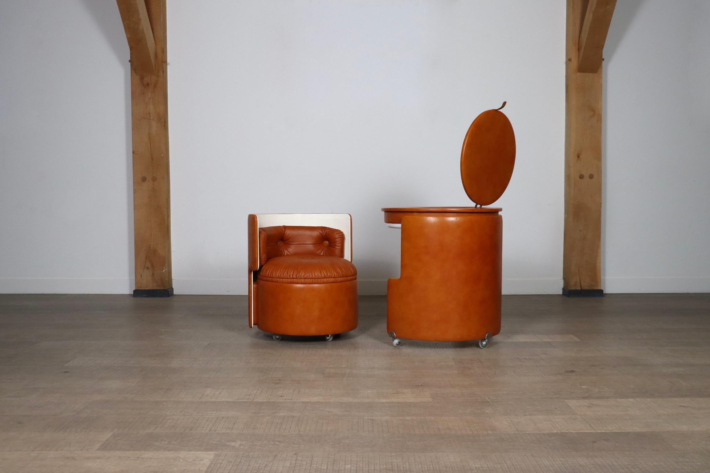 Dilly Dally Vanity In Cognac By Luigi Massoni For Poltrona Frau, Italy 1968 10
