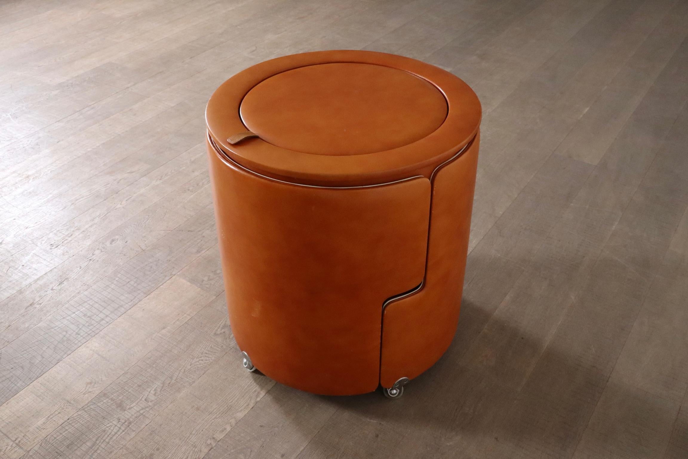 Dilly Dally Vanity In Cognac By Luigi Massoni For Poltrona Frau, Italy 1968 In Good Condition In ABCOUDE, UT