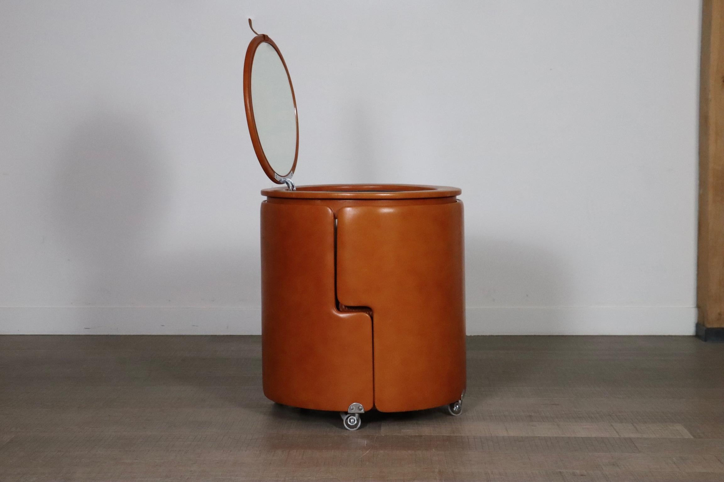 Mid-20th Century Dilly Dally Vanity In Cognac By Luigi Massoni For Poltrona Frau, Italy 1968