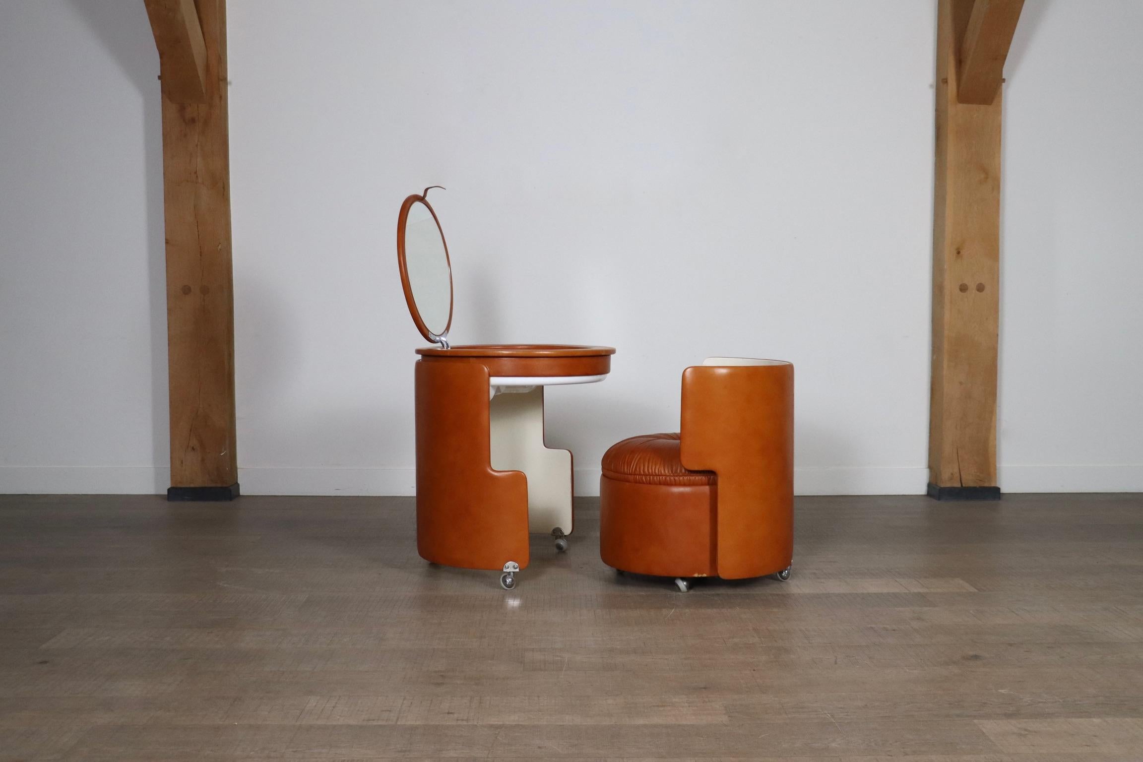 Dilly Dally Vanity In Cognac By Luigi Massoni For Poltrona Frau, Italy 1968 2