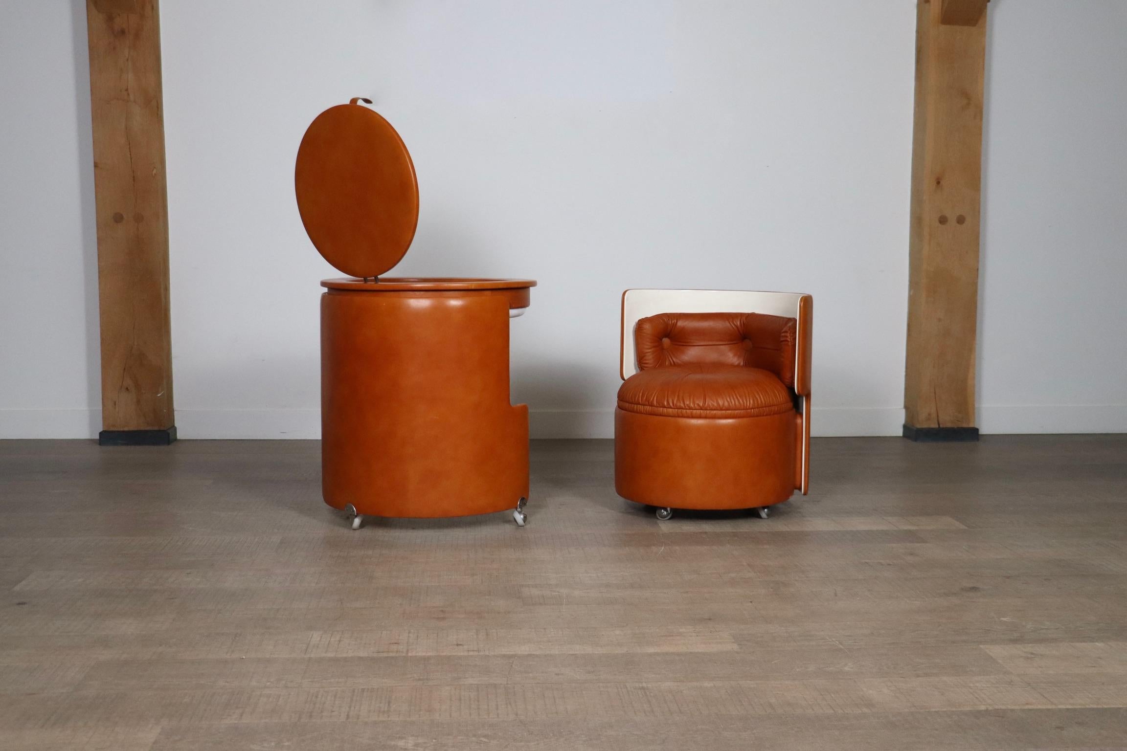 Dilly Dally Vanity In Cognac By Luigi Massoni For Poltrona Frau, Italy 1968 4